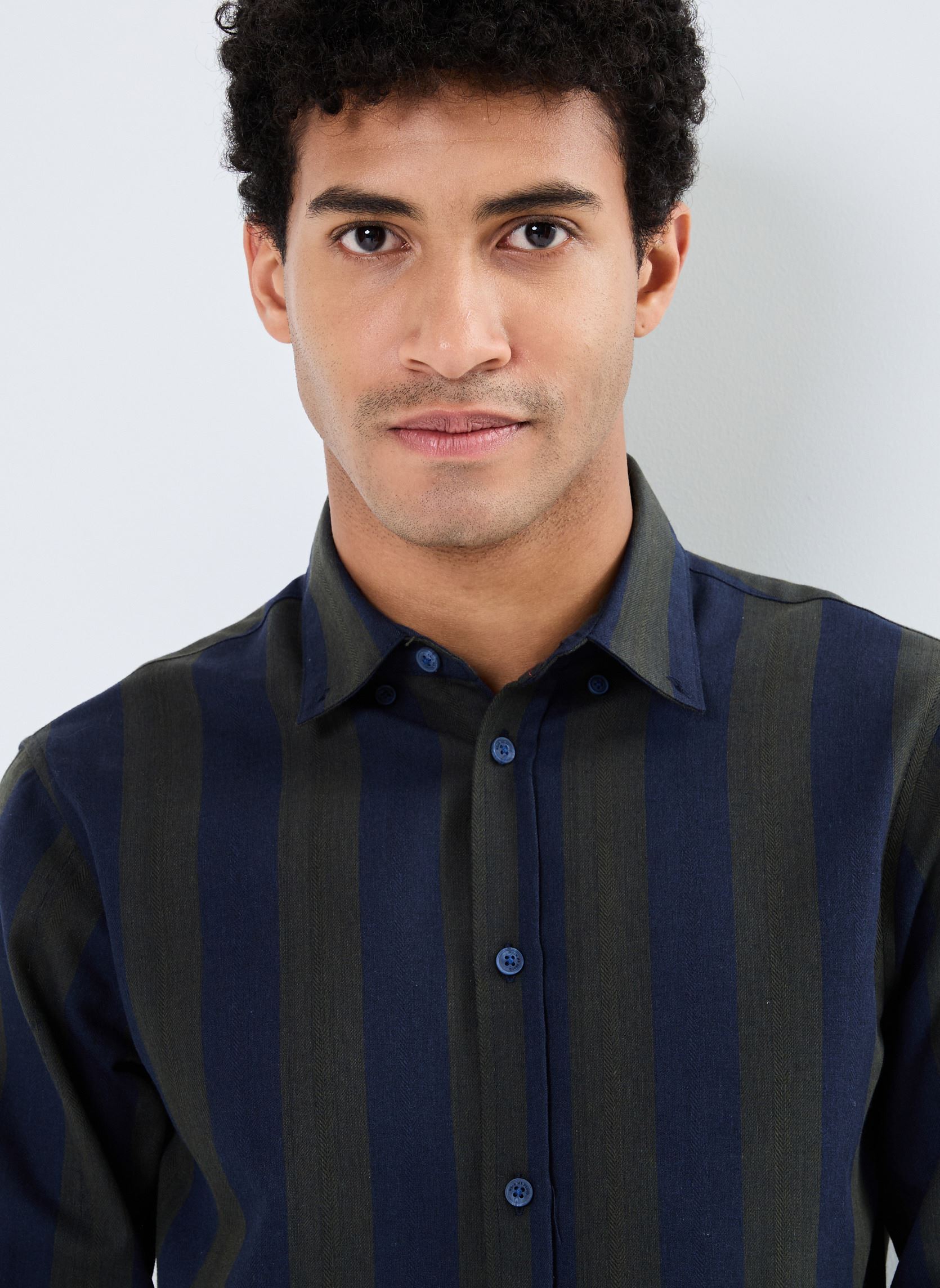 Chemises Long Sleeved Shirt homme multicolore Blend Chemises Long Sleeved Shirt homme multicolore DRESS BLUES