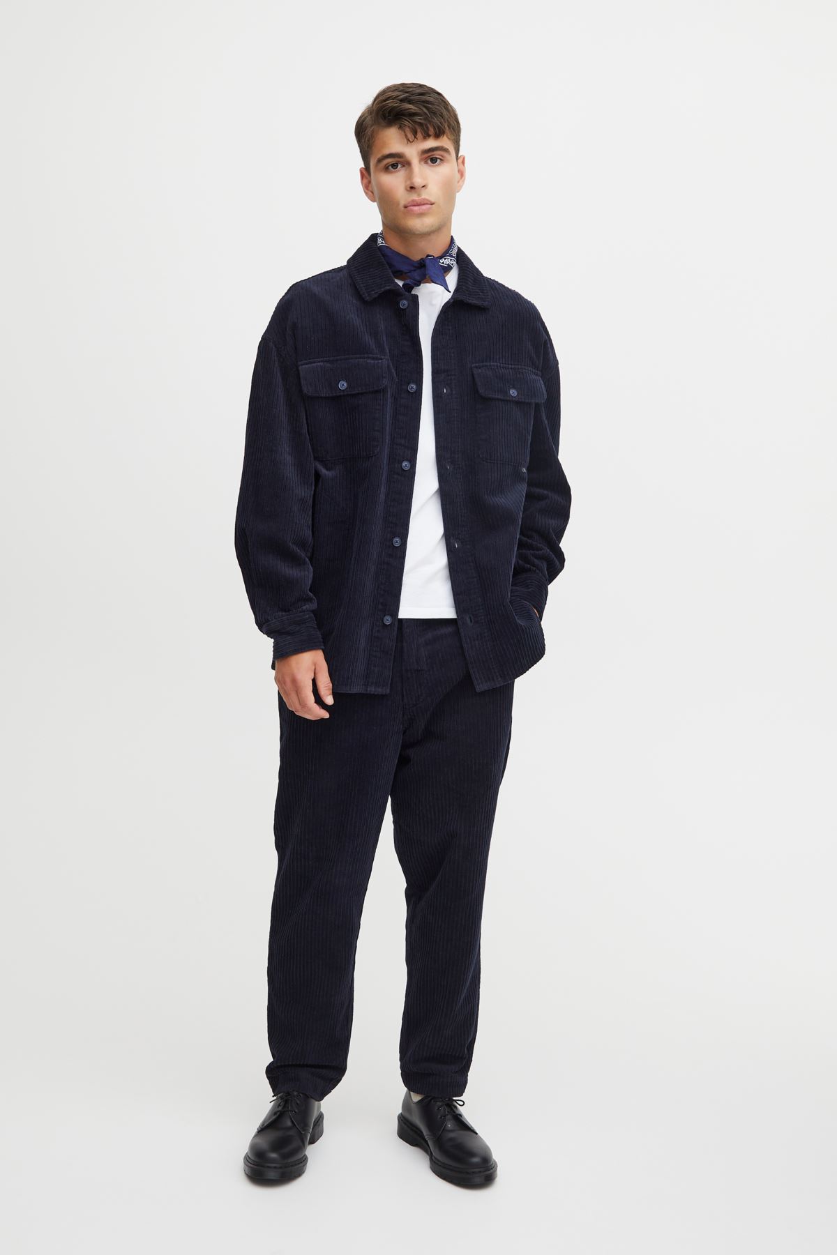 Vestes CF August 0090 corduroy overshirt homme bleu Casual Friday Vestes CF August 0090 corduroy overshirt homme bleu DARK NAVY