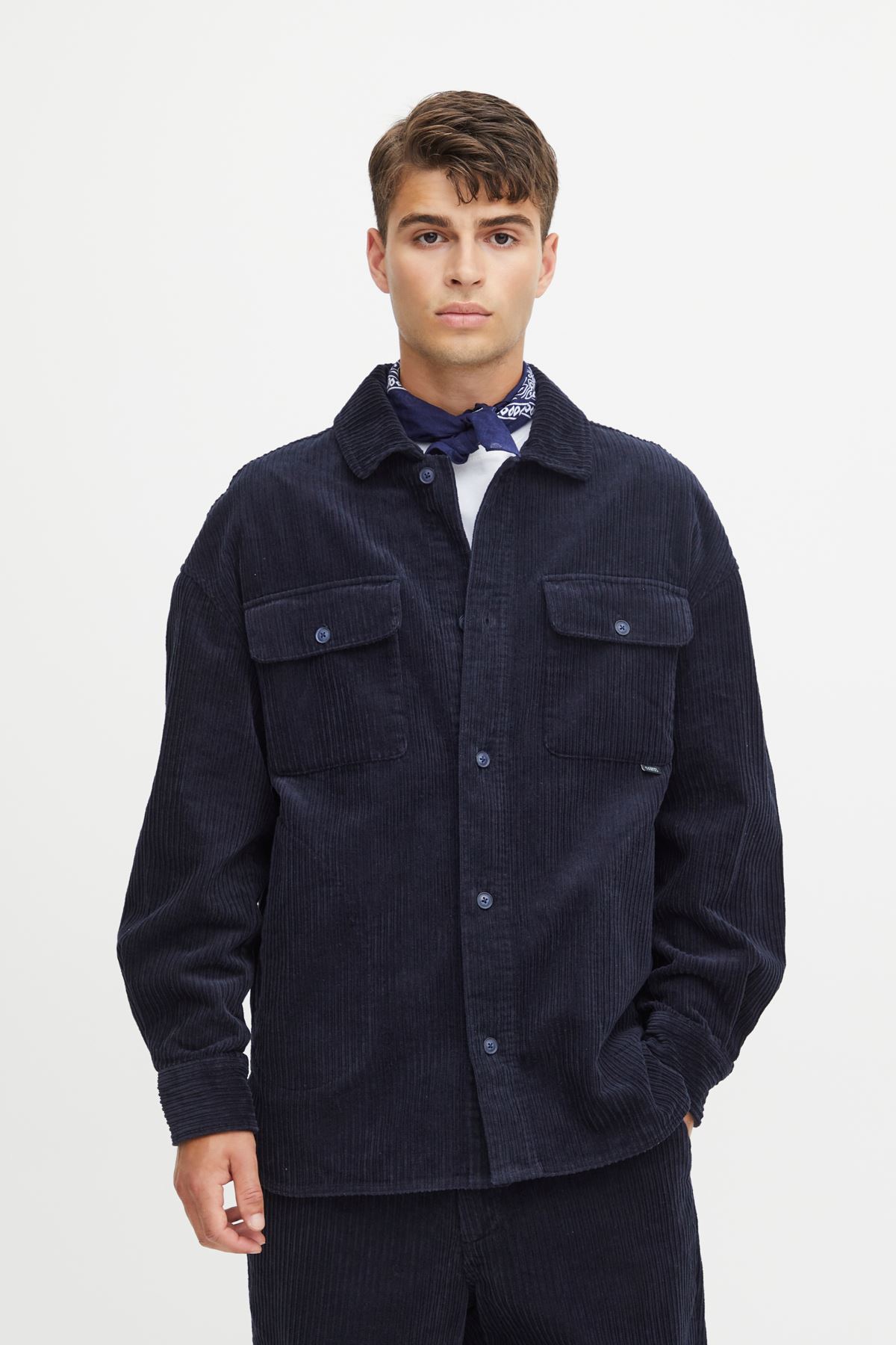 Vestes CF August 0090 corduroy overshirt homme bleu Casual Friday Vestes CF August 0090 corduroy overshirt homme bleu DARK NAVY