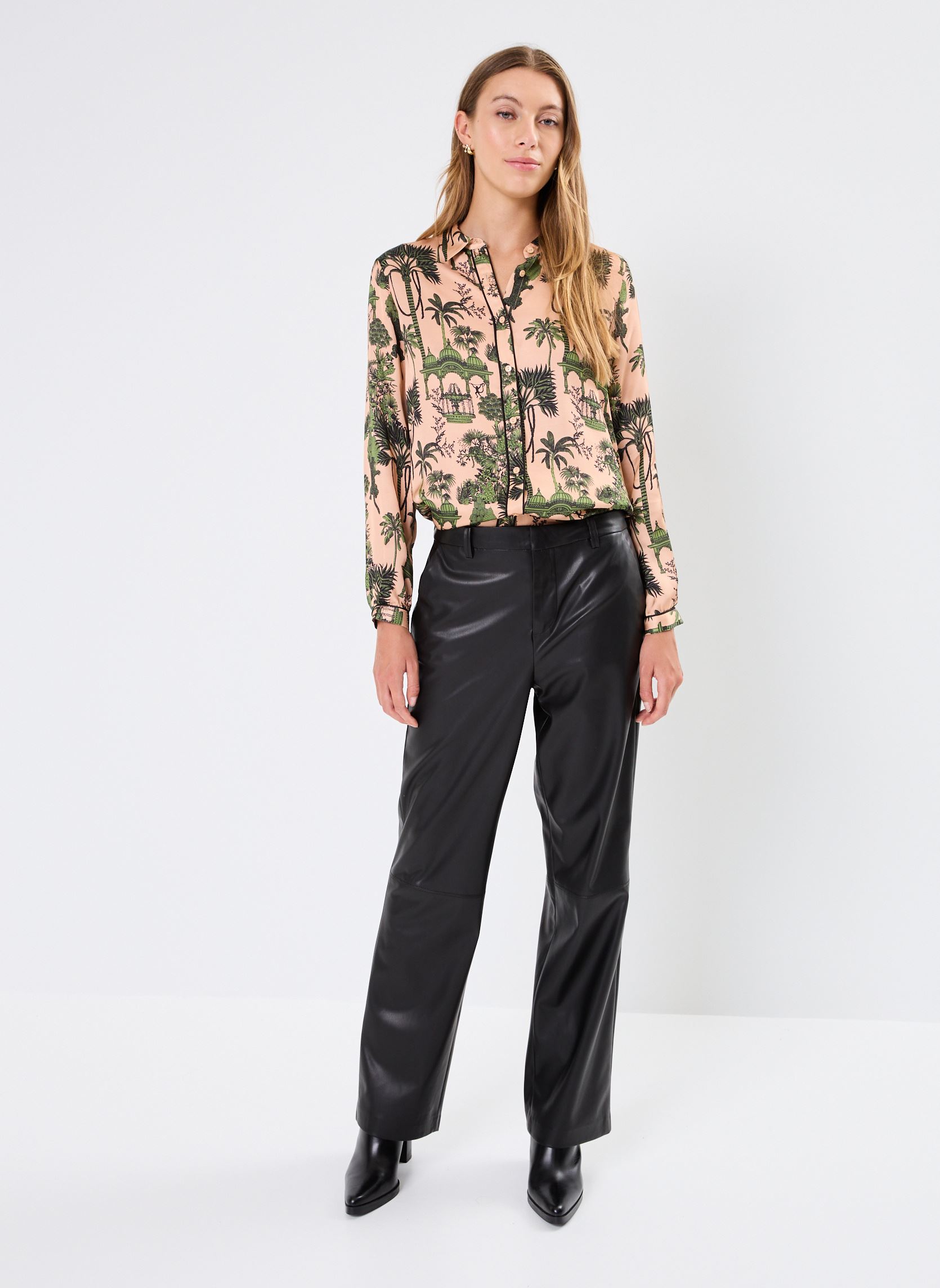 Pantalons droit VMOLYMPIAZAMIRA MW STRAIGHT PL PANT NOOS femme noir Vero Moda Pantalons droit VMOLYMPIAZAMIRA MW STRAIGHT PL PANT NOOS femme noir BLACK