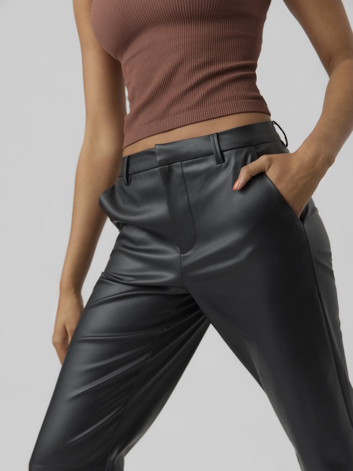 Pantalons droit VMOLYMPIAZAMIRA MW STRAIGHT PL PANT NOOS femme noir Vero Moda Pantalons droit VMOLYMPIAZAMIRA MW STRAIGHT PL PANT NOOS femme noir BLACK