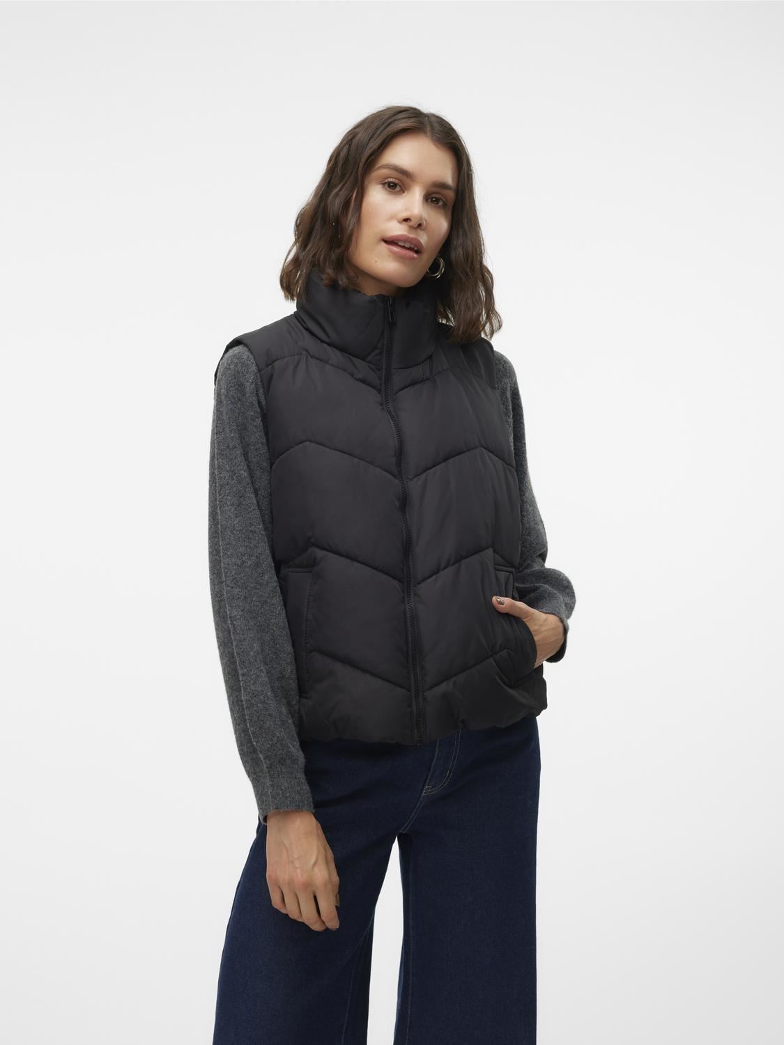 Doudounes sans manches VMLIGAEVA SHORT WAISTCOAT ENT femme noir Vero Moda Doudounes sans manches VMLIGAEVA SHORT WAISTCOAT ENT femme noir Black