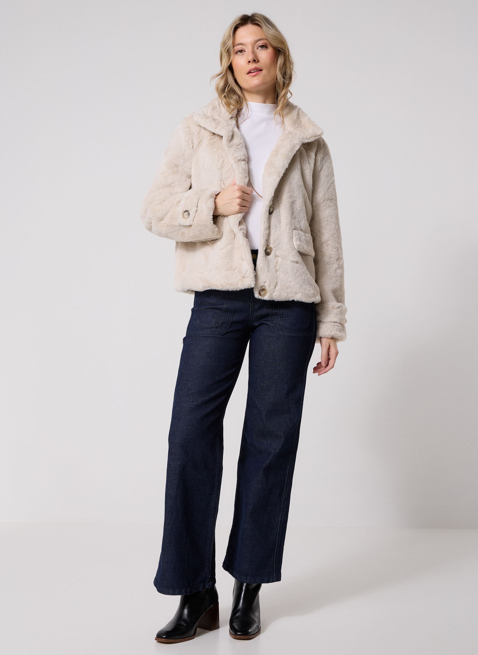 Giacche in pelliccia VMSONJAEVA SHORT FAUX FUR JACKET GA BOO donna beige Vero Moda Giacche in pelliccia VMSONJAEVA SHORT FAUX FUR JACKET GA BOO donna beige Oatmeal