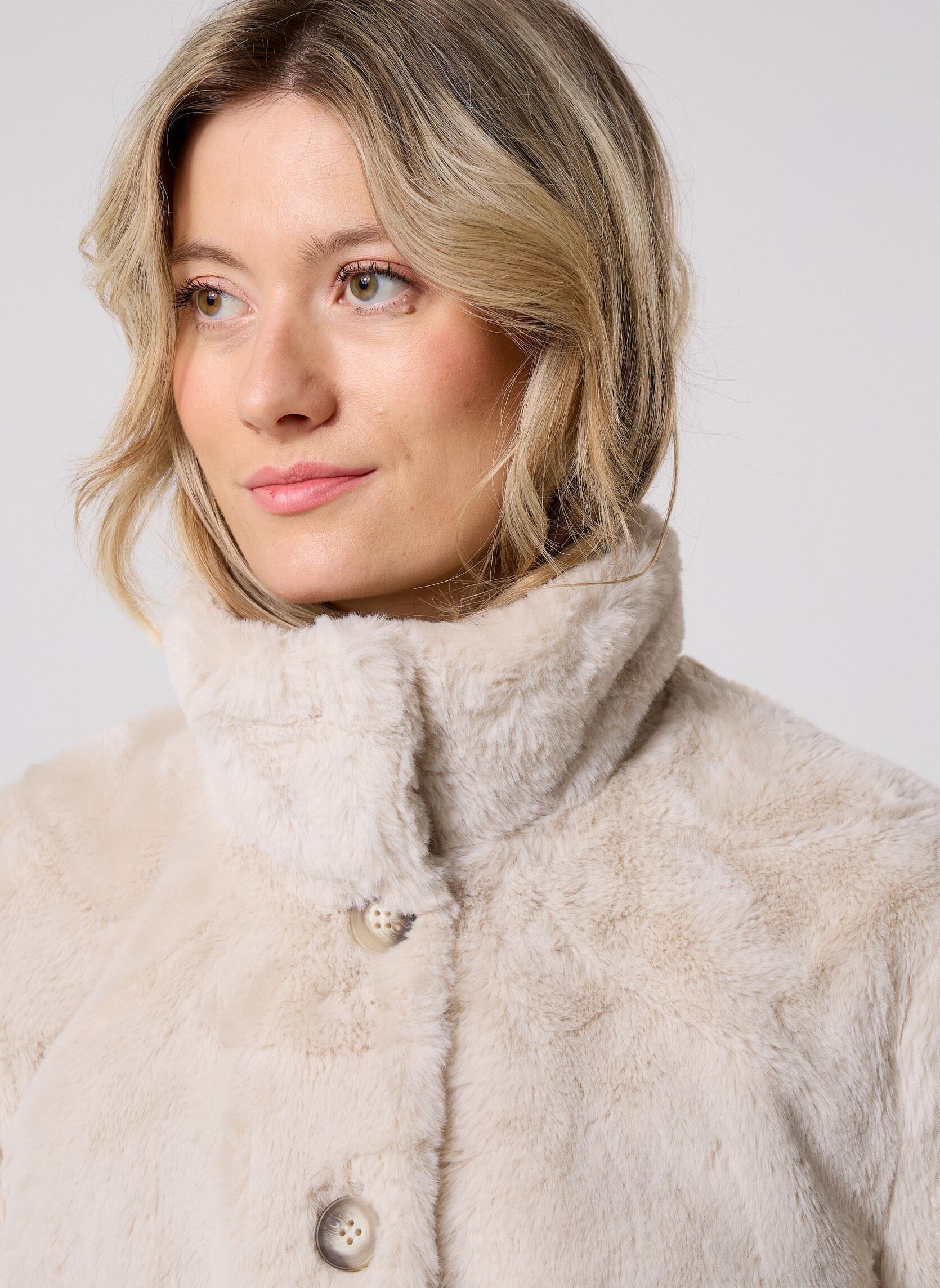 Giacche in pelliccia VMSONJAEVA SHORT FAUX FUR JACKET GA BOO donna beige Vero Moda Giacche in pelliccia VMSONJAEVA SHORT FAUX FUR JACKET GA BOO donna beige Oatmeal