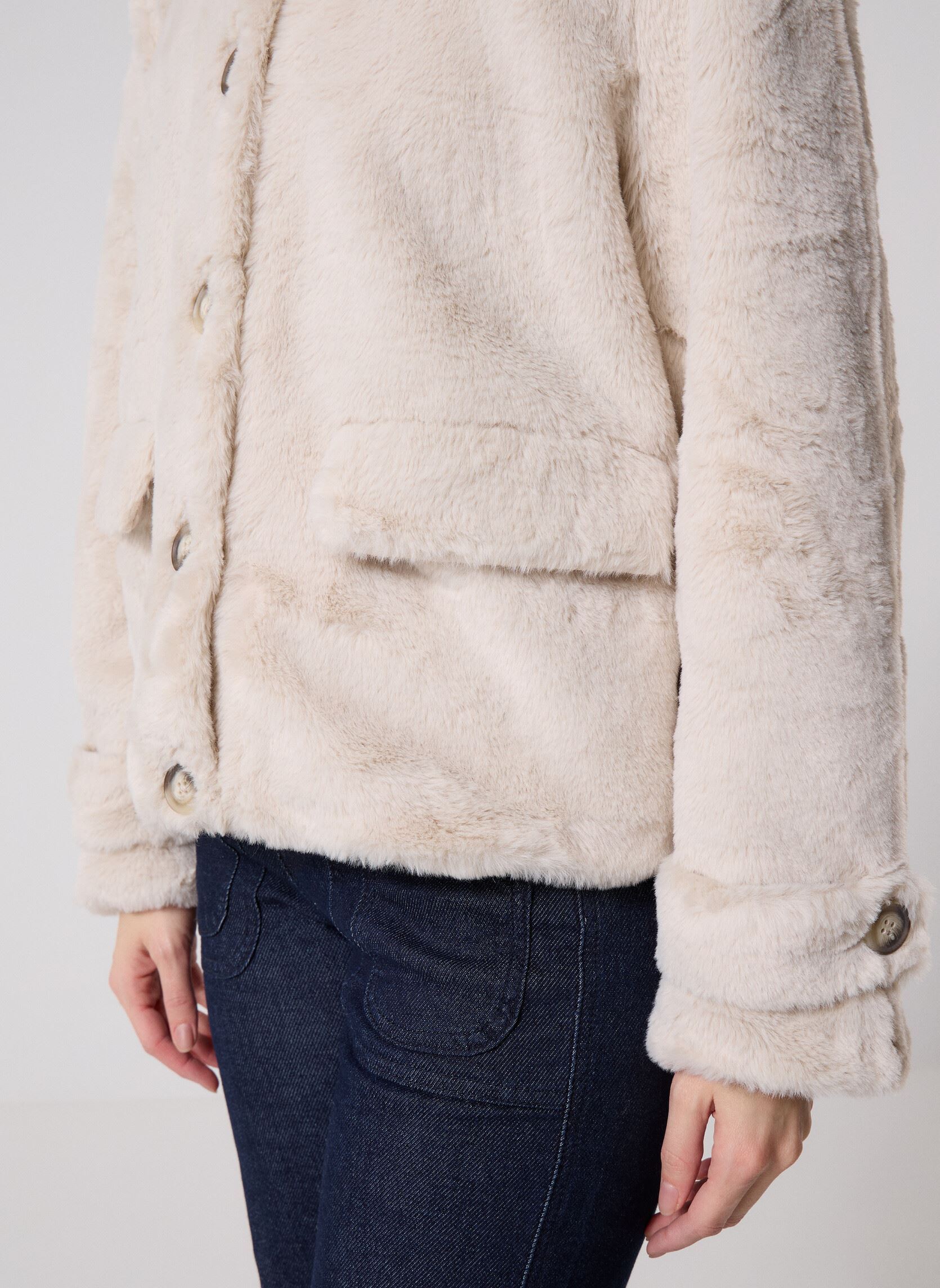 Giacche in pelliccia VMSONJAEVA SHORT FAUX FUR JACKET GA BOO donna beige Vero Moda Giacche in pelliccia VMSONJAEVA SHORT FAUX FUR JACKET GA BOO donna beige Oatmeal