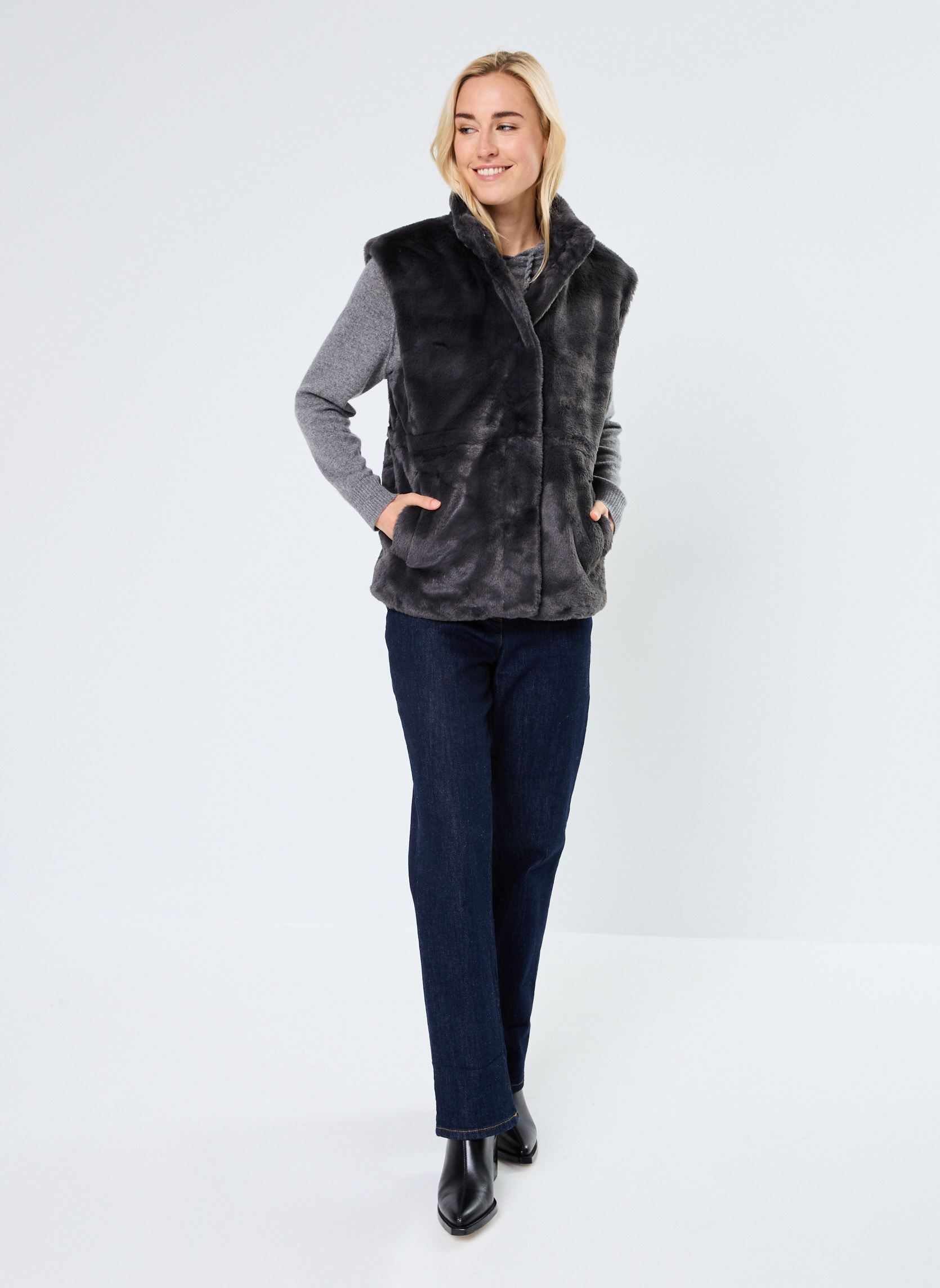 Vestes sans manches VMSONJAPOPPY FAUX FUR WAISTCOAT GA BOO femme gris Vero Moda Vestes sans manches VMSONJAPOPPY FAUX FUR WAISTCOAT GA BOO femme gris ASPHALT