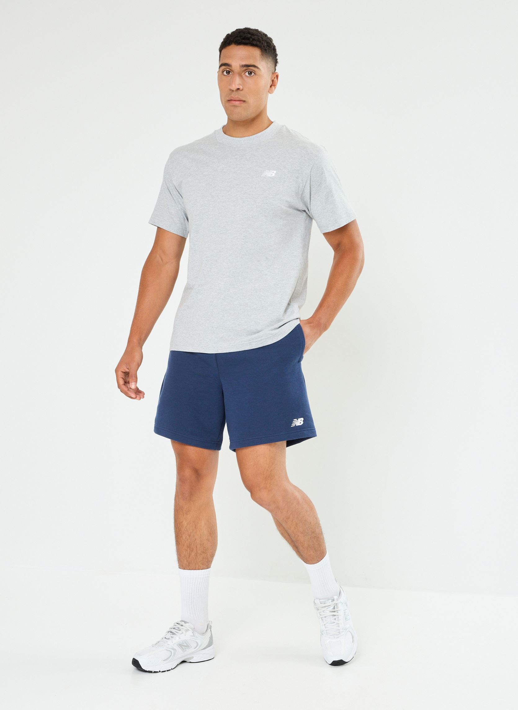 Tee-shirts manches courtes Sport Essentials Cotton T-Shirt homme gris New Balance Tee-shirts manches courtes Sport Essentials Cotton T-Shirt homme gris Athletic Grey