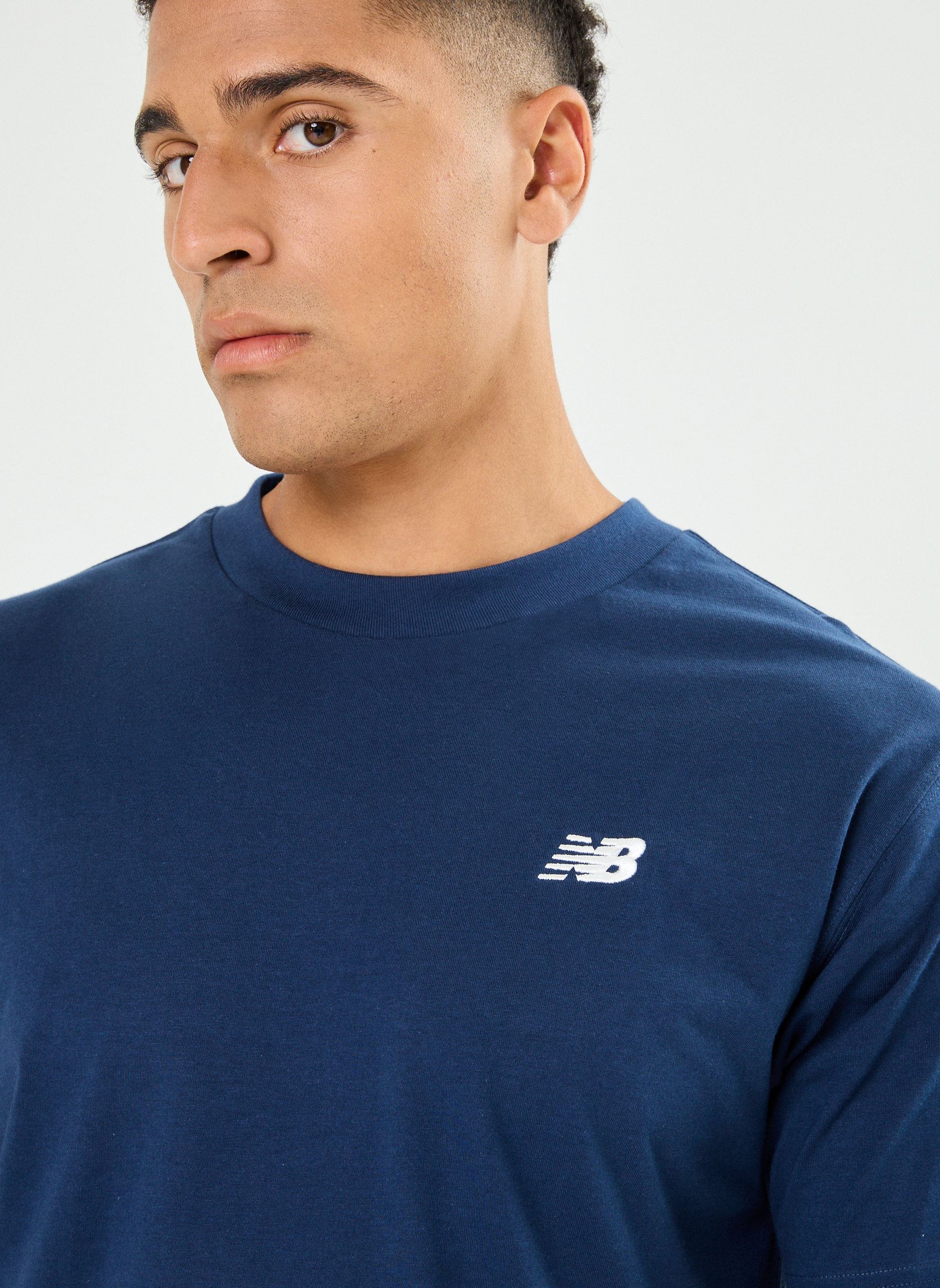 Tee-shirts manches courtes Sport Essentials Cotton T-Shirt homme bleu New Balance Tee-shirts manches courtes Sport Essentials Cotton T-Shirt homme bleu NB navy
