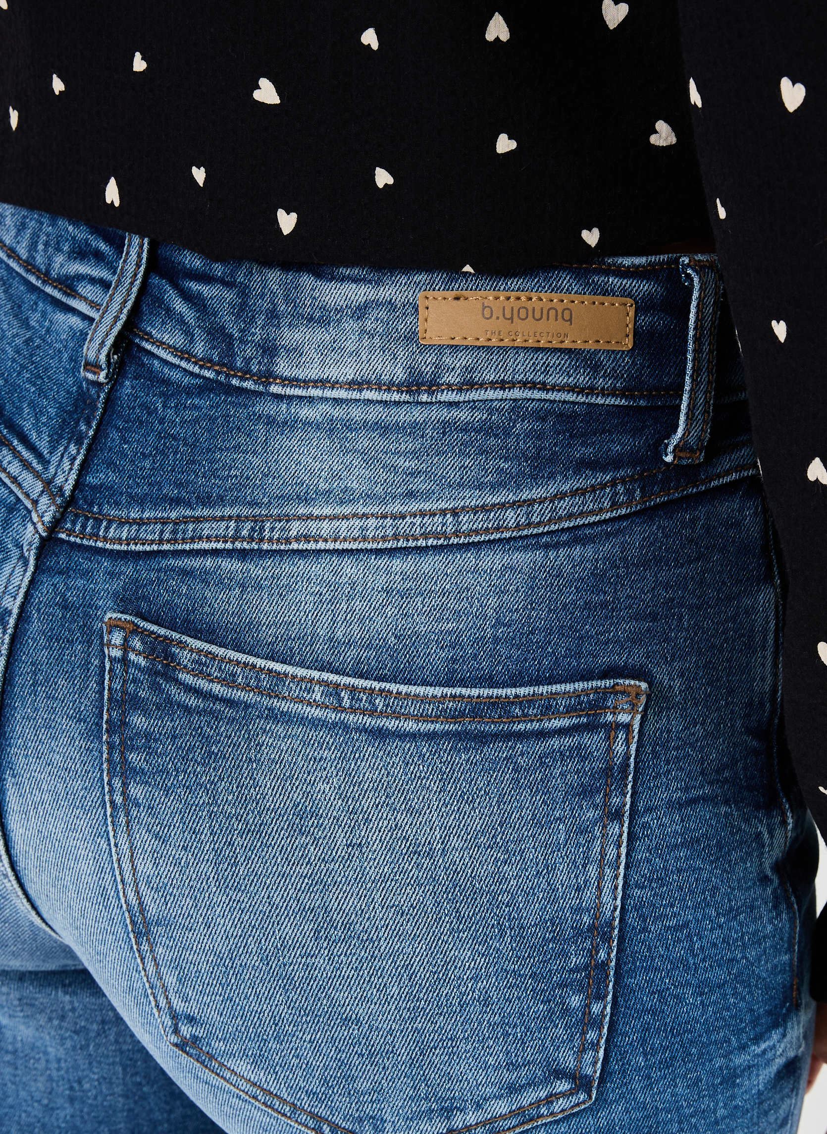 Rechte jeans / Straight Leg Jeans BYMOM BYLOETTA JEANS - dames blauw B-Young Rechte jeans / Straight Leg Jeans BYMOM BYLOETTA JEANS - dames blauw MID BLUE DENIM