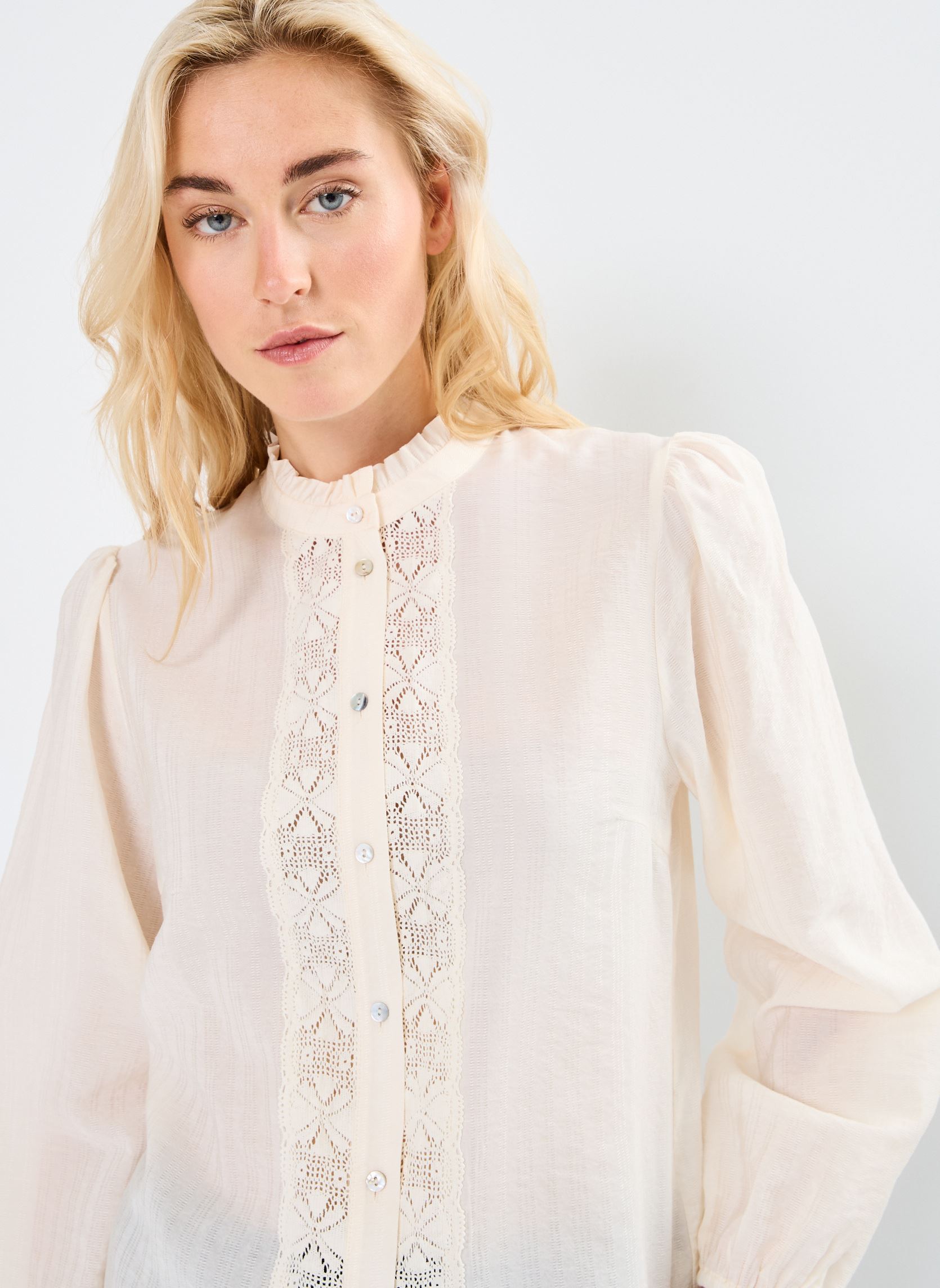Camicie a maniche lunghe BYHINKA SHIRT - donna bianco B-Young Camicie a maniche lunghe BYHINKA SHIRT - donna bianco BIRCH