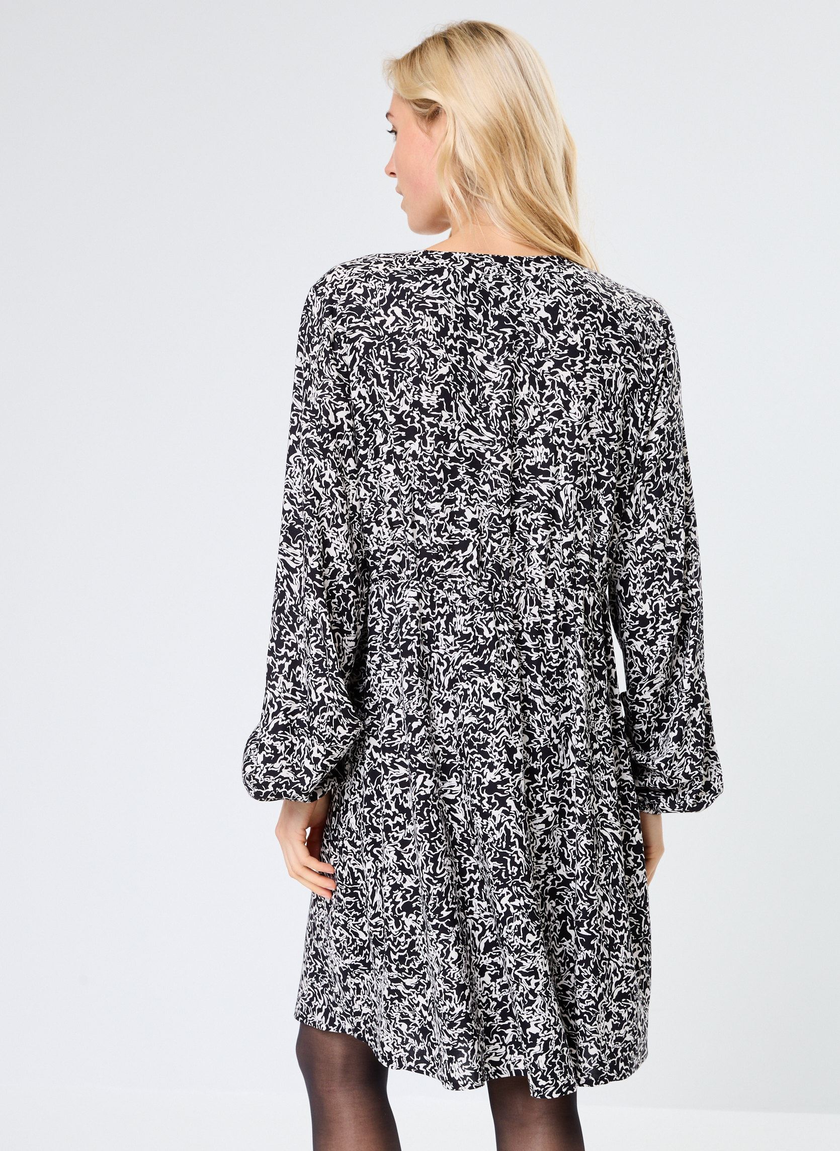 Robes BYJOSA DRESS 4 - femme noir B-Young Robes BYJOSA DRESS 4 - femme noir Black Zigzag Mix