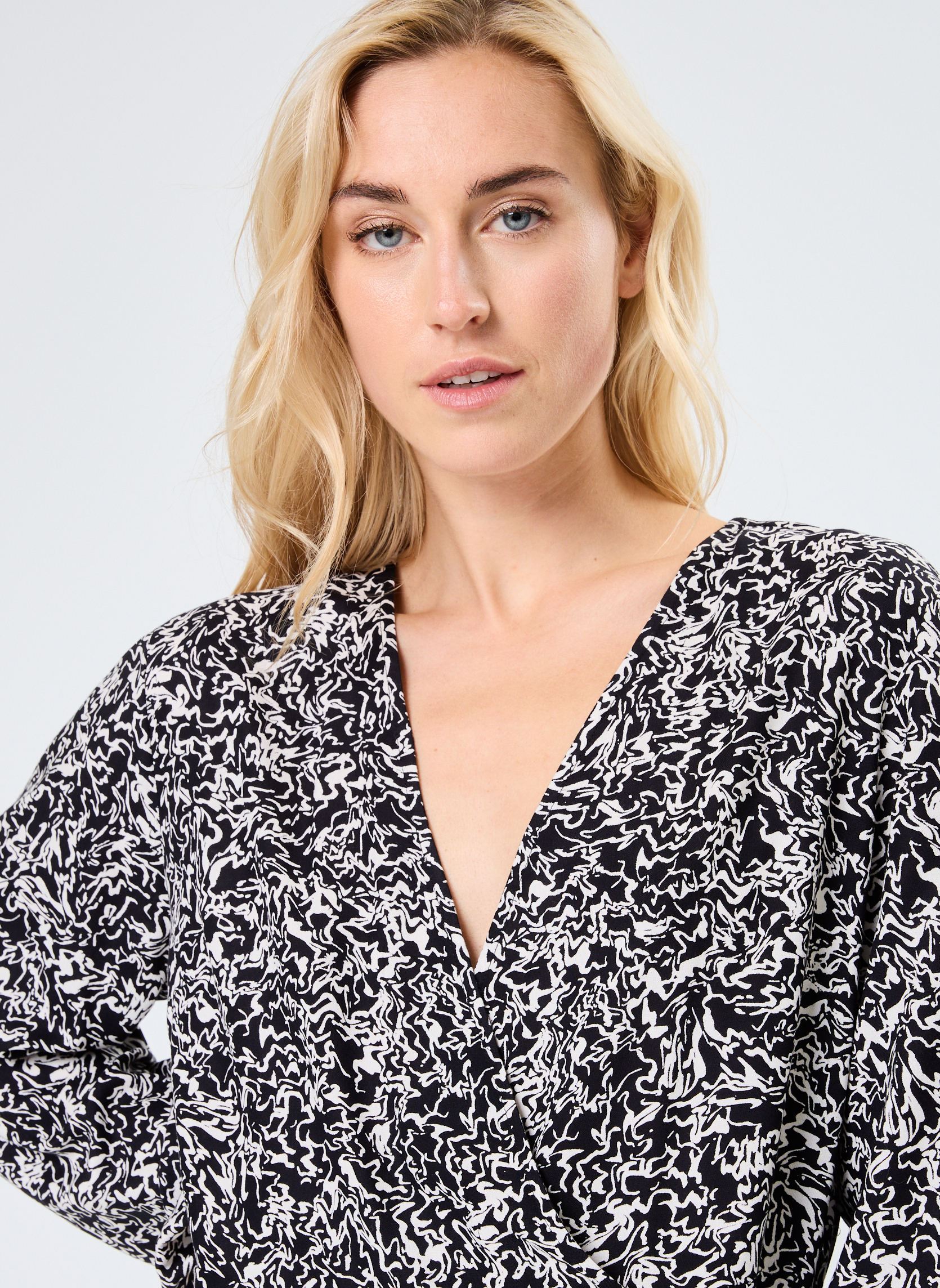 Robes BYJOSA DRESS 4 - femme noir B-Young Robes BYJOSA DRESS 4 - femme noir Black Zigzag Mix