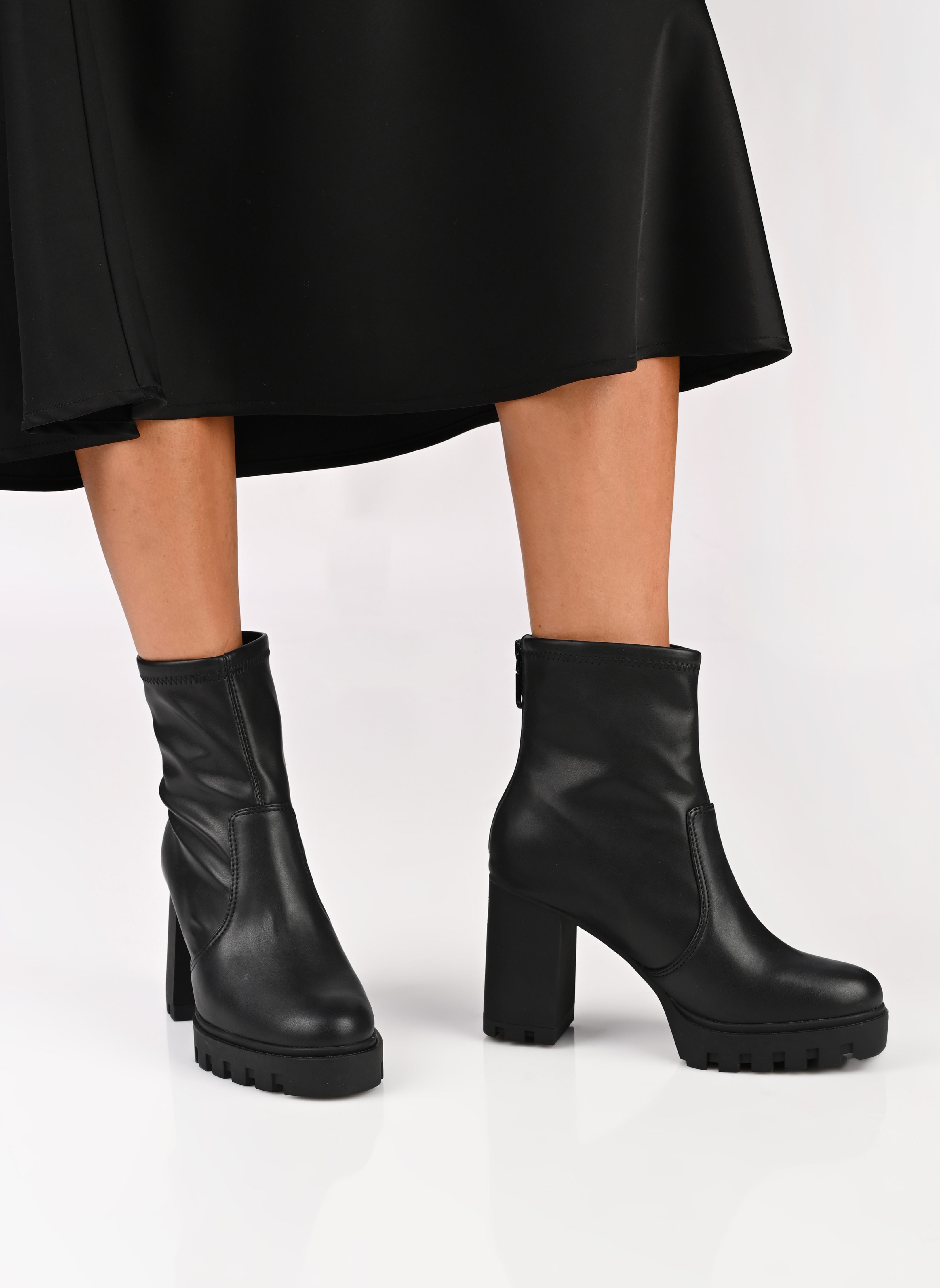 Bottines et boots HEEL PLATFORM ZIP BOOT MG NAPPA femme noir Calvin Klein Bottines et boots HEEL PLATFORM ZIP BOOT MG NAPPA femme noir 0GJ TRIPLE BLACK