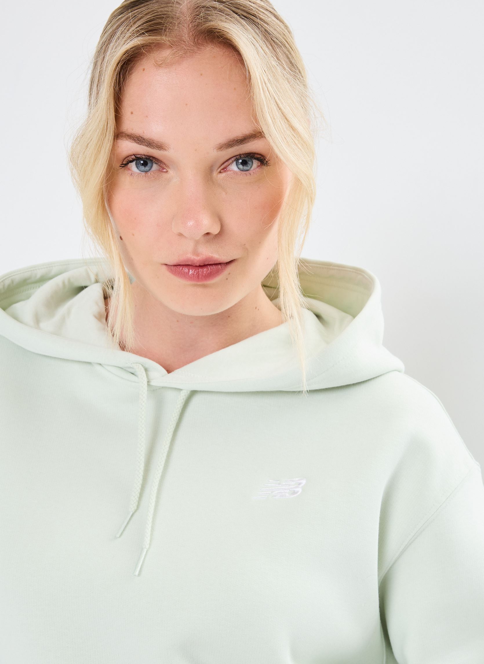 Sweats à capuche Sport Essentials Fleece Hoodie- femme vert New Balance Sweats à capuche Sport Essentials Fleece Hoodie- femme vert NATURAL MINT