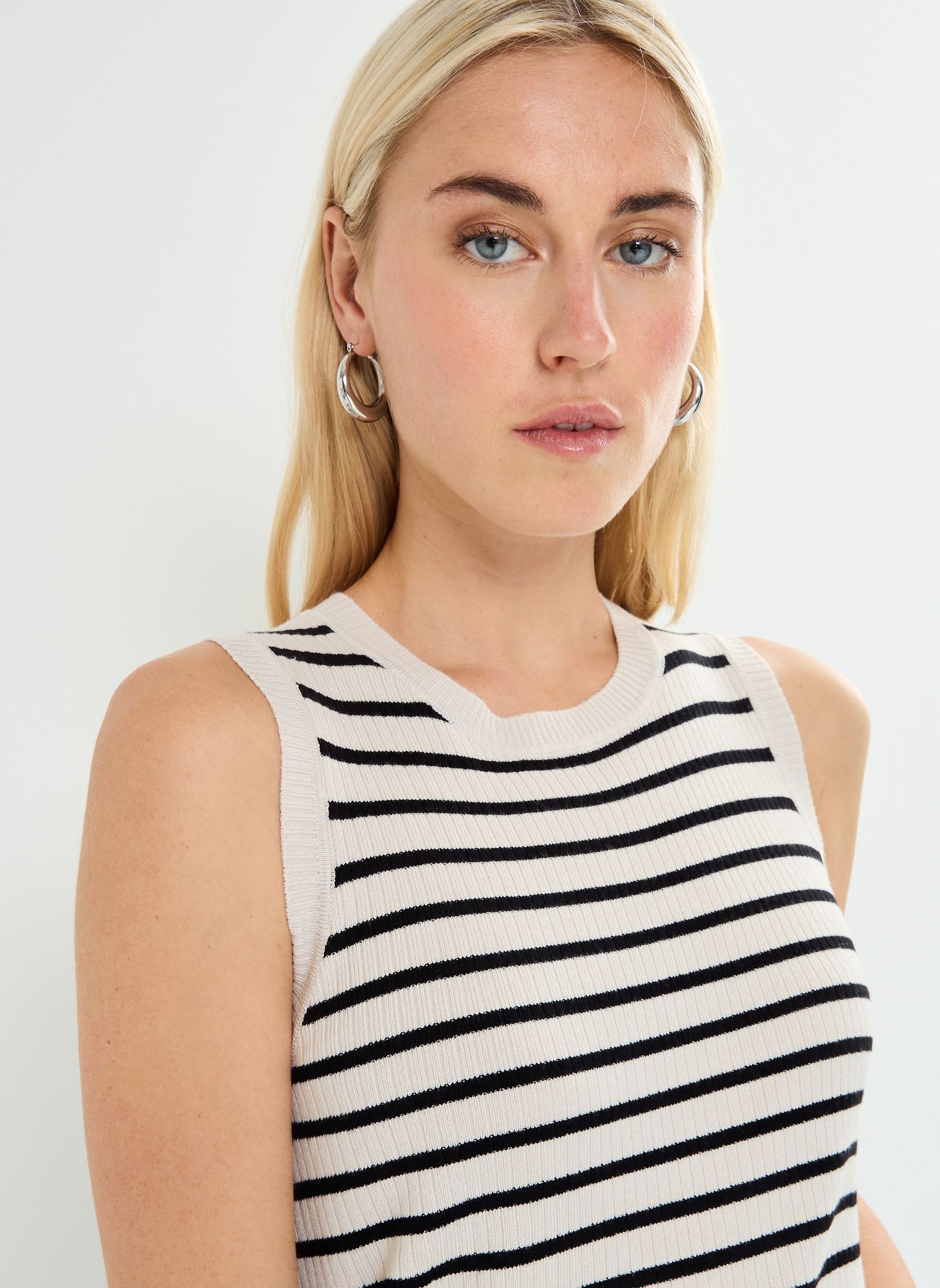 Tops VIZICHA S/S O-NECK STRIPED KNIT TOP femme beige Vila Tops VIZICHA S/S O-NECK STRIPED KNIT TOP femme beige BIRCH