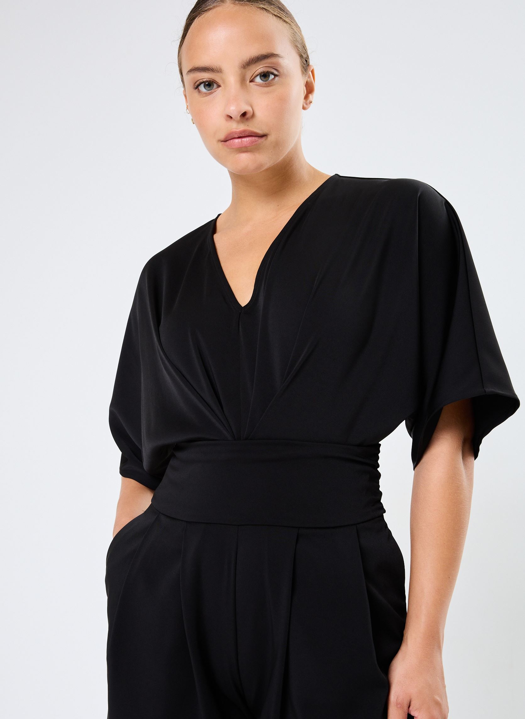Tute pantalone VILENS 2/4 JUMPSUIT/ROU donna nero Vila Tute pantalone VILENS 2/4 JUMPSUIT/ROU donna nero Meteorite