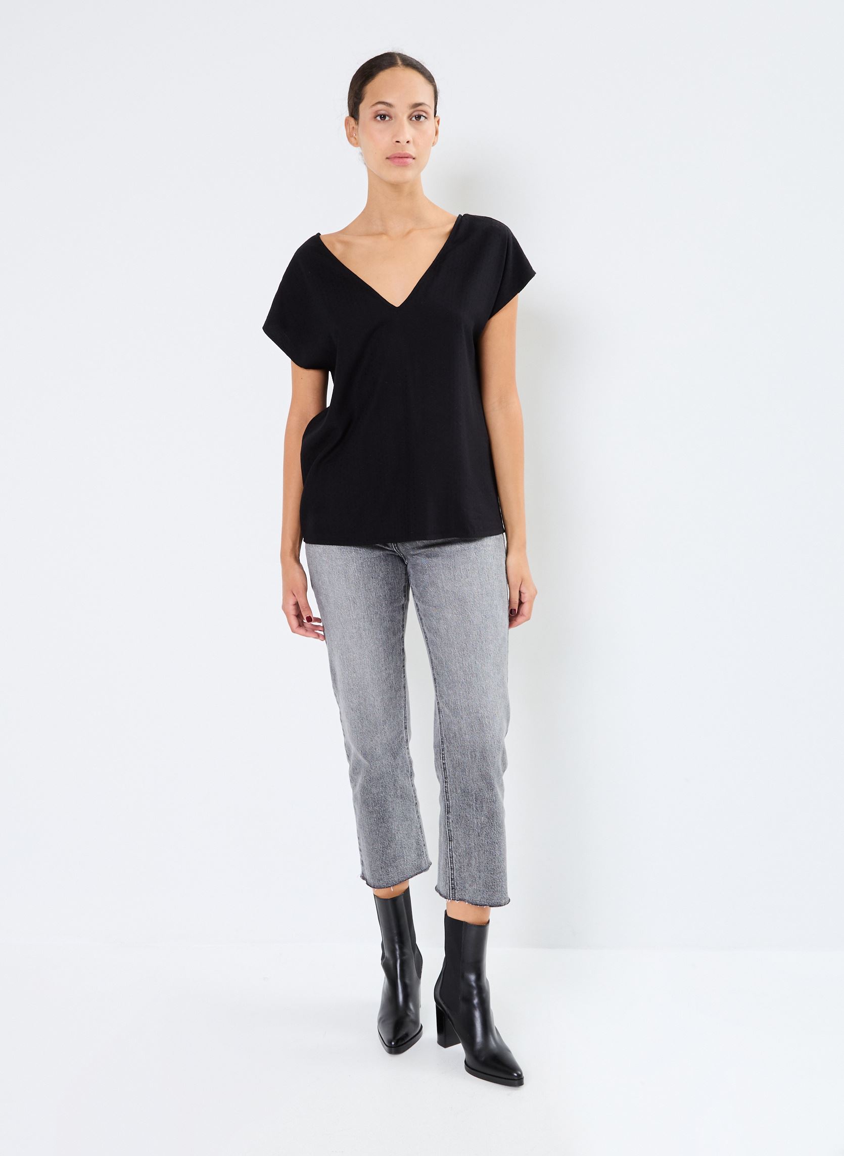 Tee-shirts manches courtes VINENSA C/S V-NECK TOP/LS femme noir Vila Tee-shirts manches courtes VINENSA C/S V-NECK TOP/LS femme noir Black