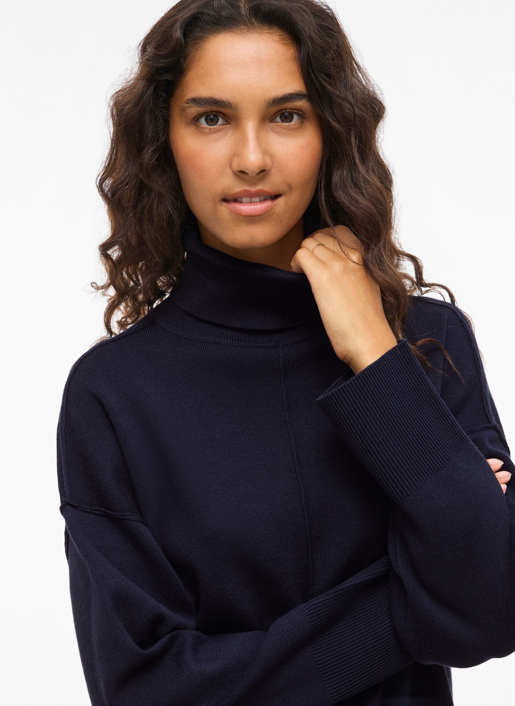 Truien VIOSTRIA ROLLNECK L/S KNIT TOP-NOOS dames blauw Vila Truien VIOSTRIA ROLLNECK L/S KNIT TOP-NOOS dames blauw NAVY BLAZER