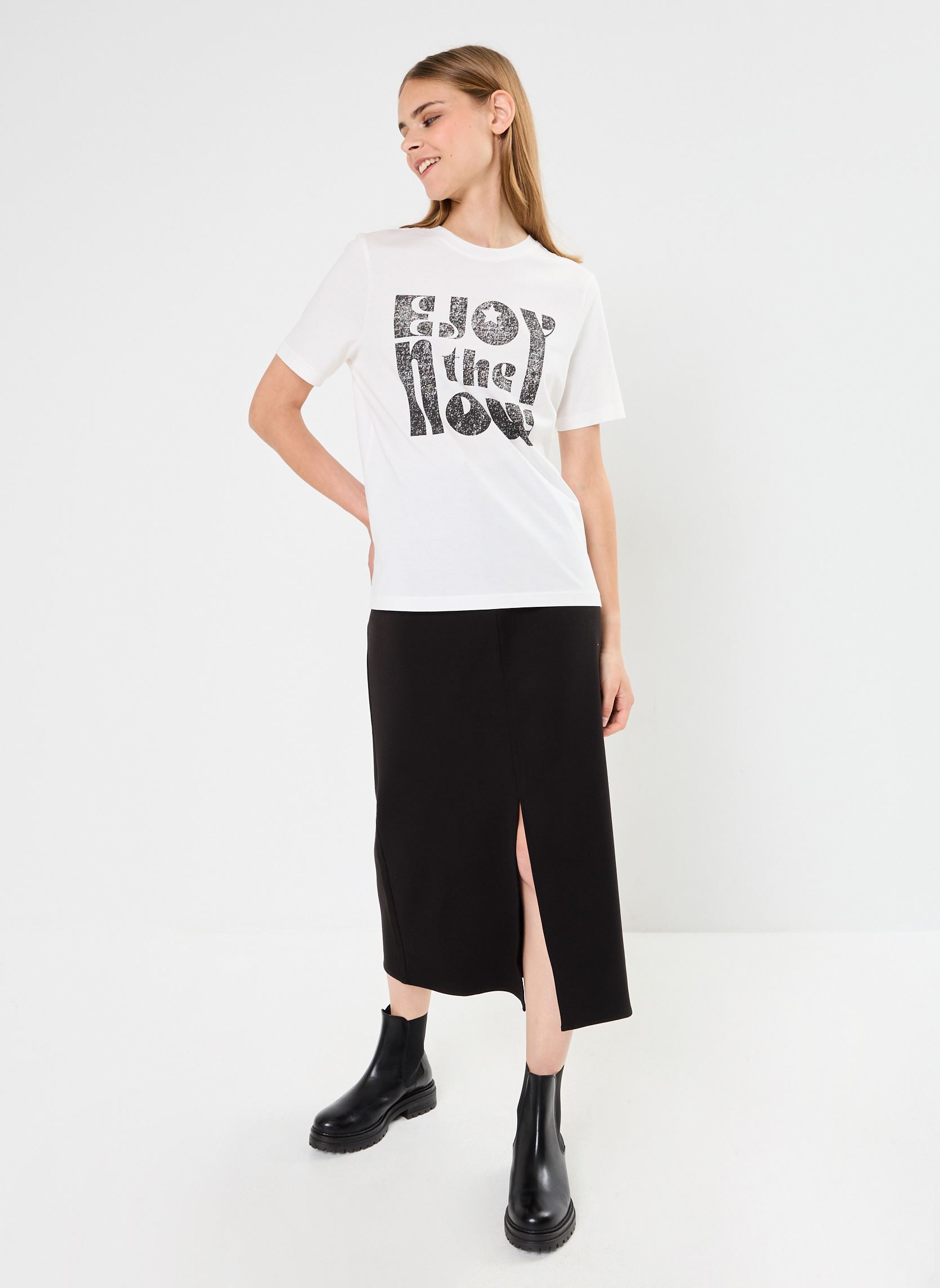 Tee-shirts manches courtes VISYBIL STAR O-NECK S/S T-SHIRT femme blanc Vila Tee-shirts manches courtes VISYBIL STAR O-NECK S/S T-SHIRT femme blanc Snow white black