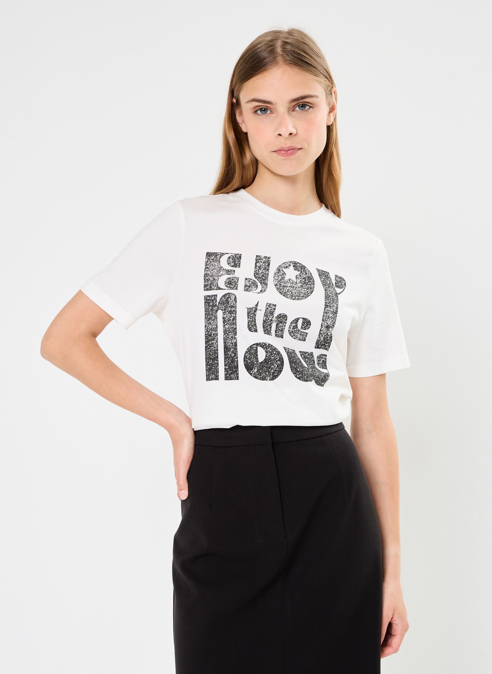 Tee-shirts manches courtes VISYBIL STAR O-NECK S/S T-SHIRT femme blanc Vila Tee-shirts manches courtes VISYBIL STAR O-NECK S/S T-SHIRT femme blanc Snow white black