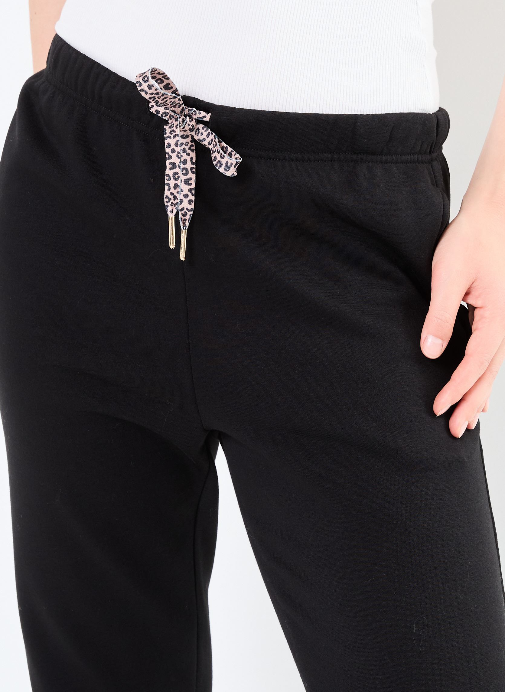 Bas de jogging Pcchilli Hw Iconic Sweat Pants Bc Fc femme noir Pieces Bas de jogging Pcchilli Hw Iconic Sweat Pants Bc Fc femme noir BLACK