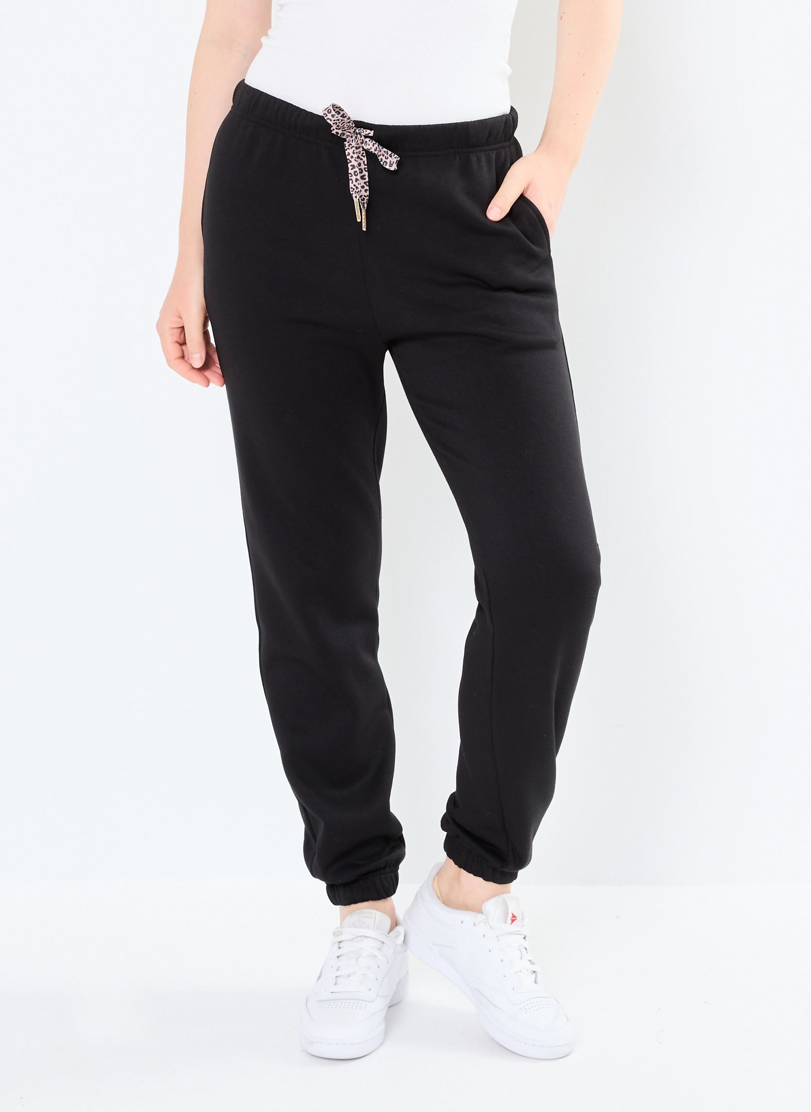 Bas de jogging Pcchilli Hw Iconic Sweat Pants Bc Fc femme noir Pieces Bas de jogging Pcchilli Hw Iconic Sweat Pants Bc Fc femme noir BLACK
