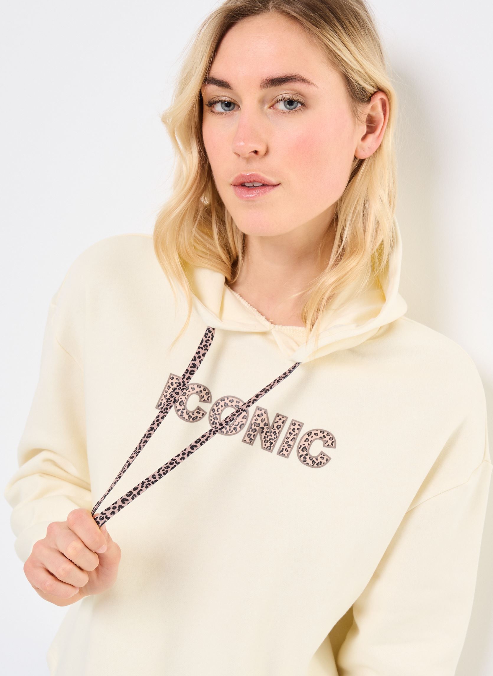 Jersey con capucha Pcchilli Ls Iconic Hoodie Bc mujer blanco Pieces Jersey con capucha Pcchilli Ls Iconic Hoodie Bc mujer blanco White pepper