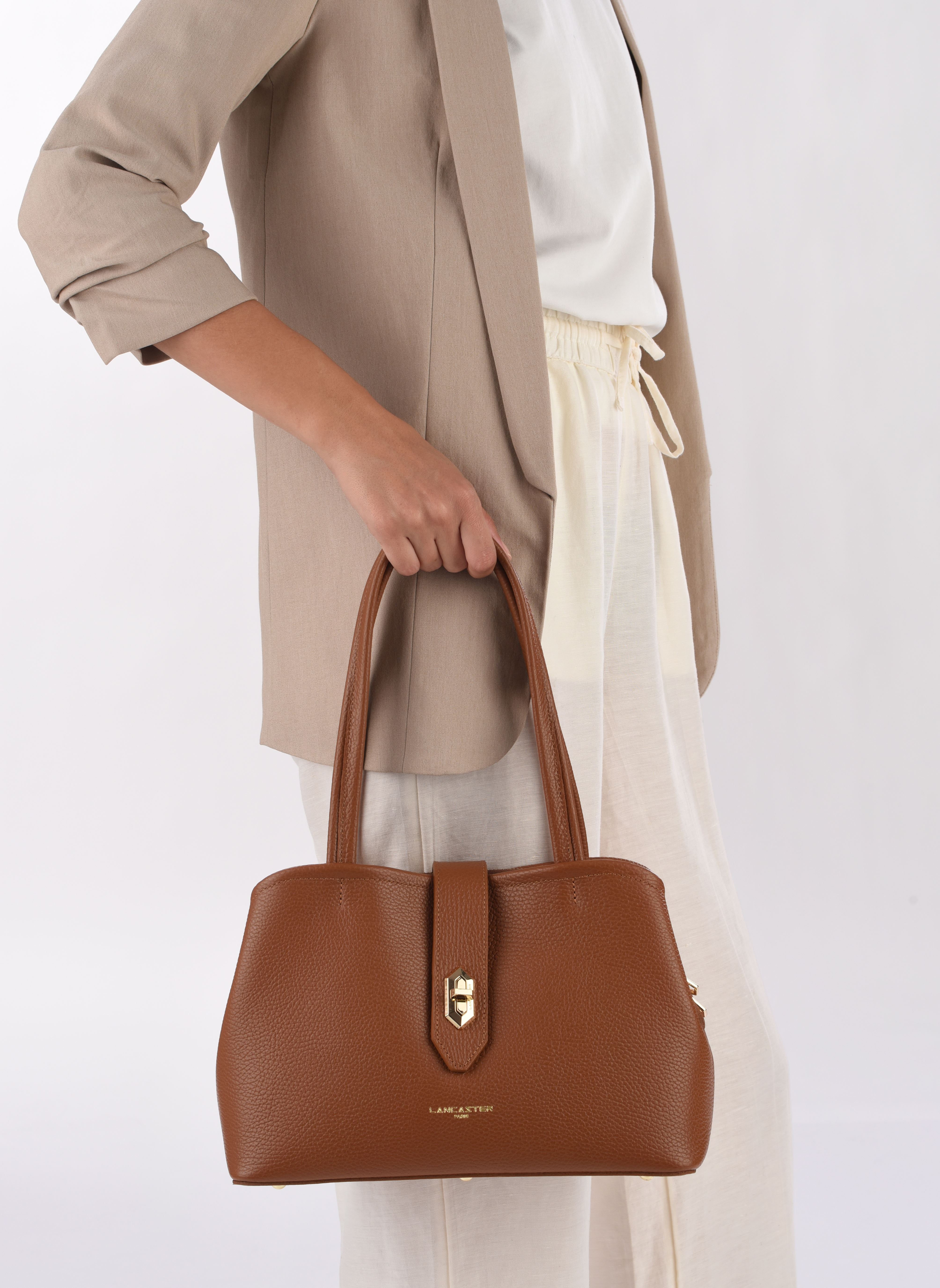 Sacs bandoulière Sac cabas épaule Avec fermoir M Top Doub femme marron Lancaster Sacs bandoulière Sac cabas épaule Avec fermoir M Top Doub femme marron CAMEL_IN_ORANGE