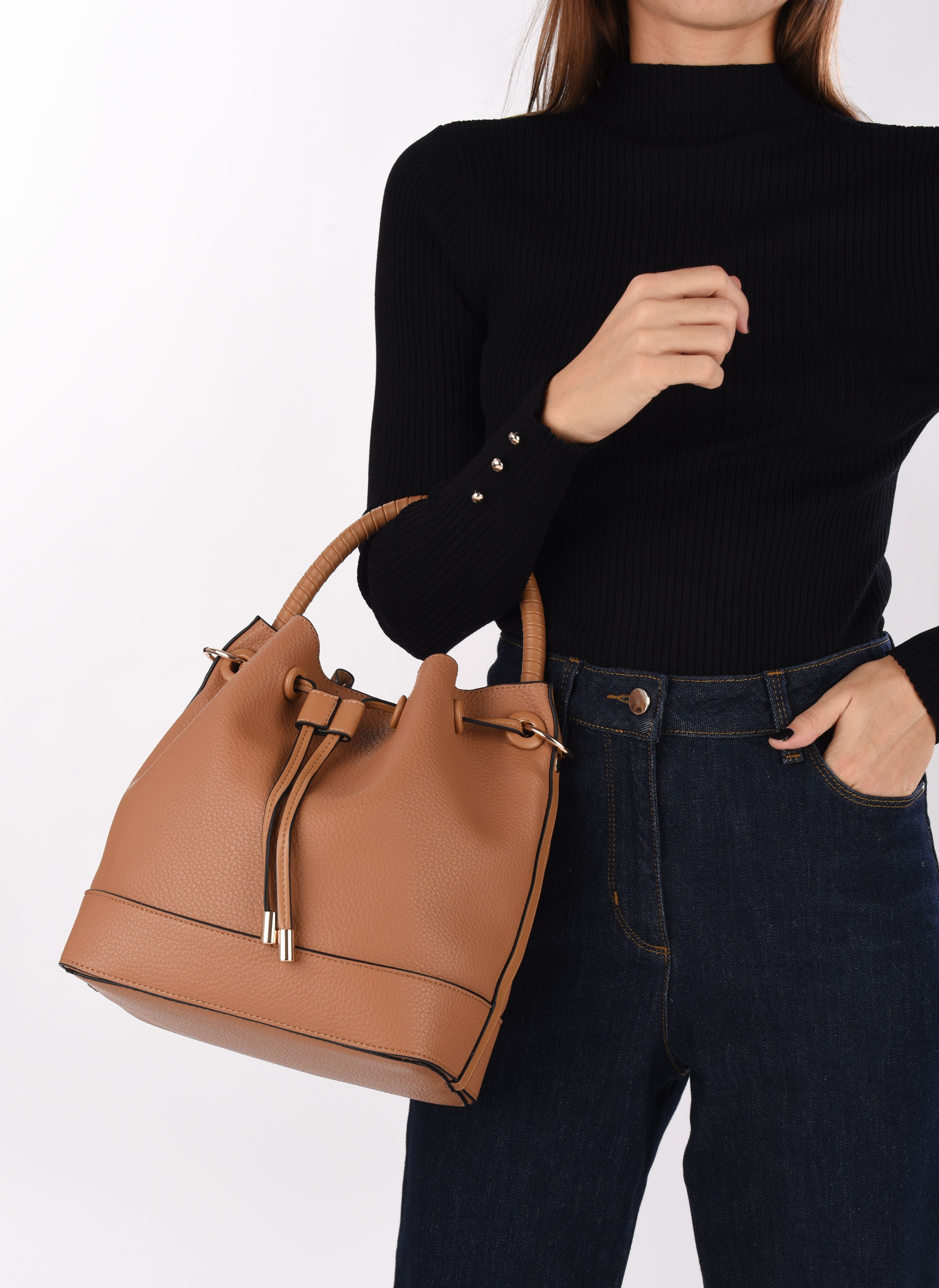 Sacs bandoulière Sac seau BOSEAU femme marron MADE BY Sacs bandoulière Sac seau BOSEAU femme marron CAMEL