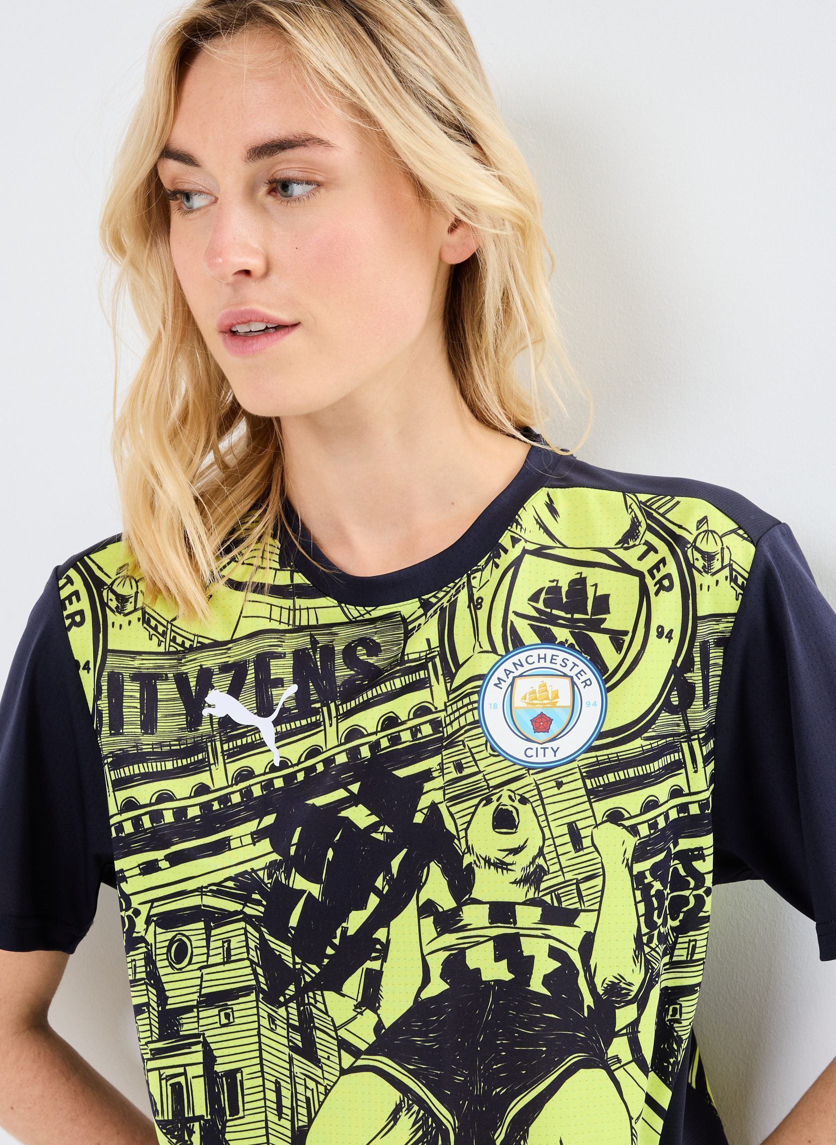Tee-shirts manches courtes Maillot de foot Manchester City pré-matc femme noir Puma Tee-shirts manches courtes Maillot de foot Manchester City pré-matc femme noir YELLOW GLOW-MAGIC BLUE