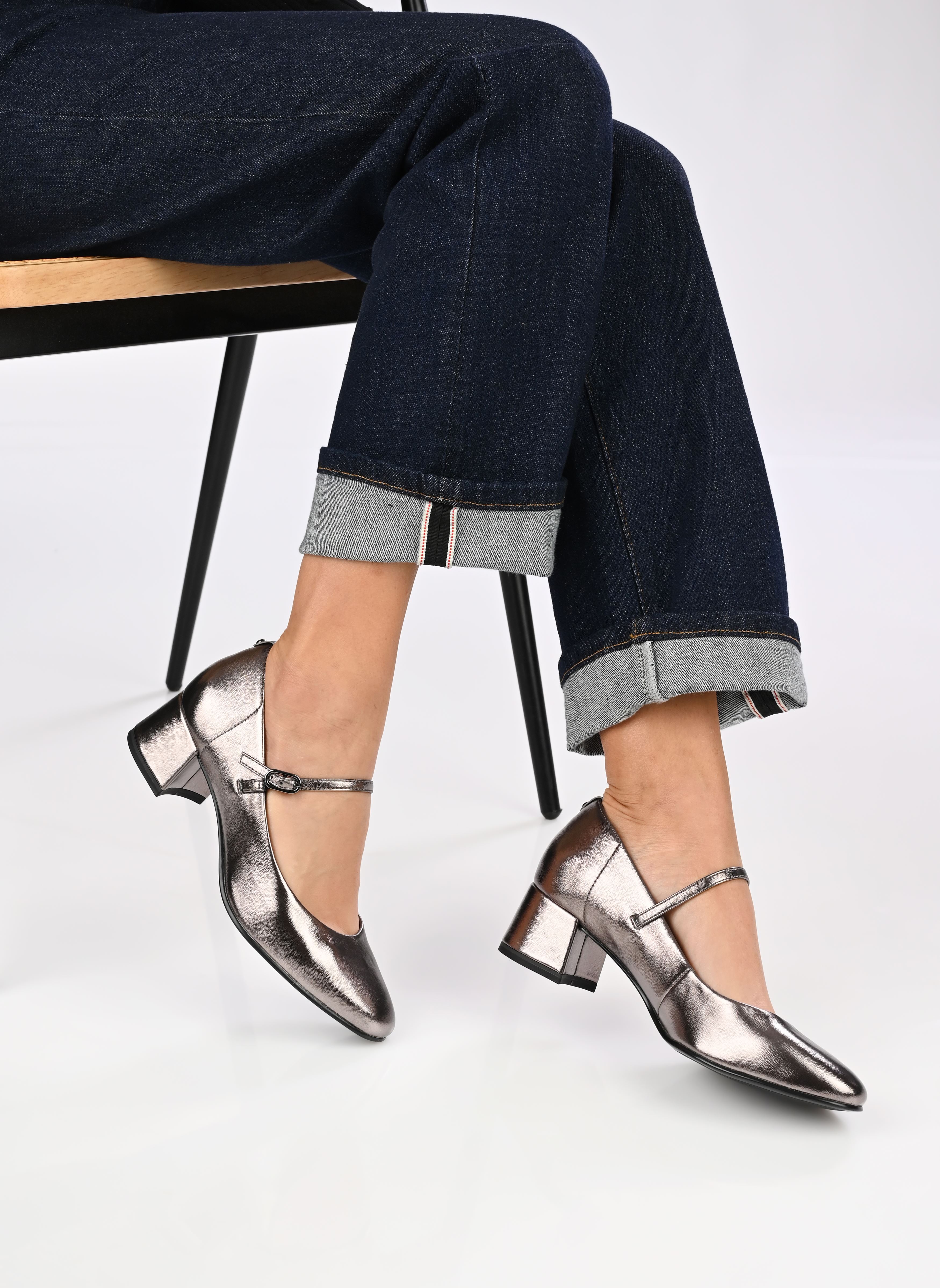 Décolleté con cinturino 22312-43 donna argento Tamaris Décolleté con cinturino 22312-43 donna argento PEWTER