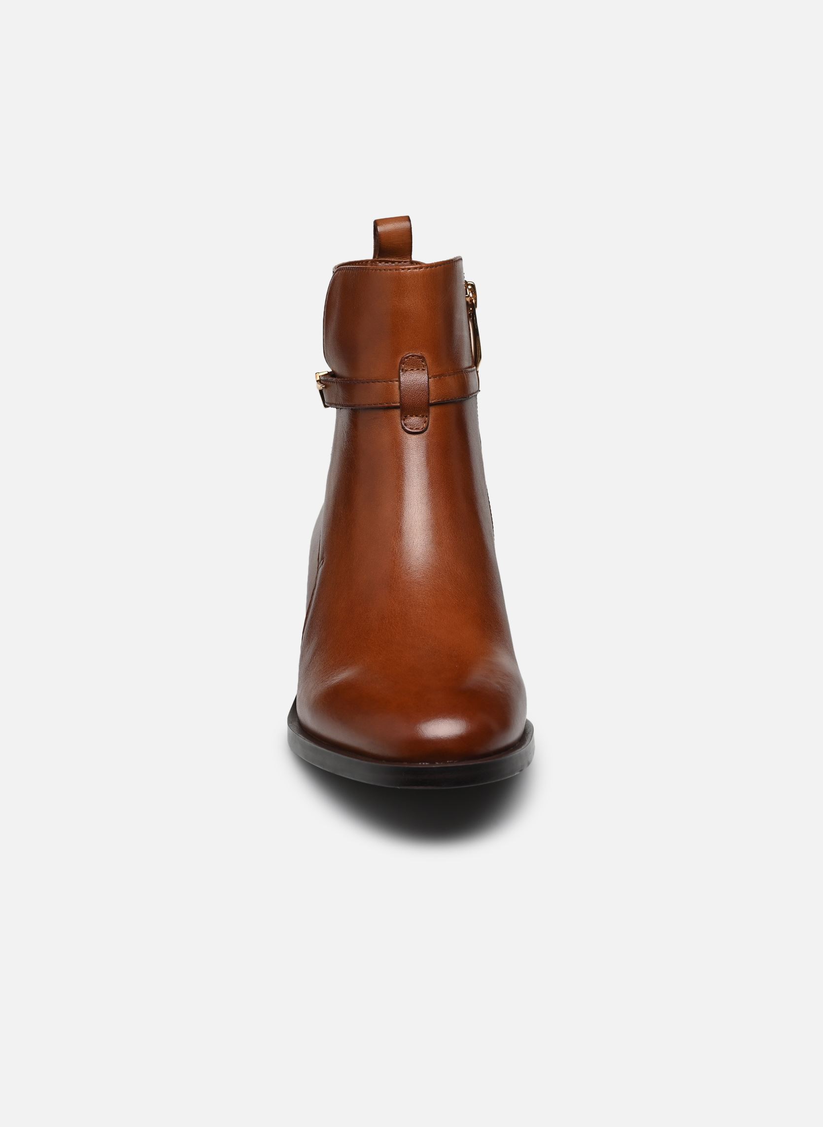 Enkellaarzen en boots 25321-43 dames bruin Tamaris Enkellaarzen en boots 25321-43 dames bruin COGNAC
