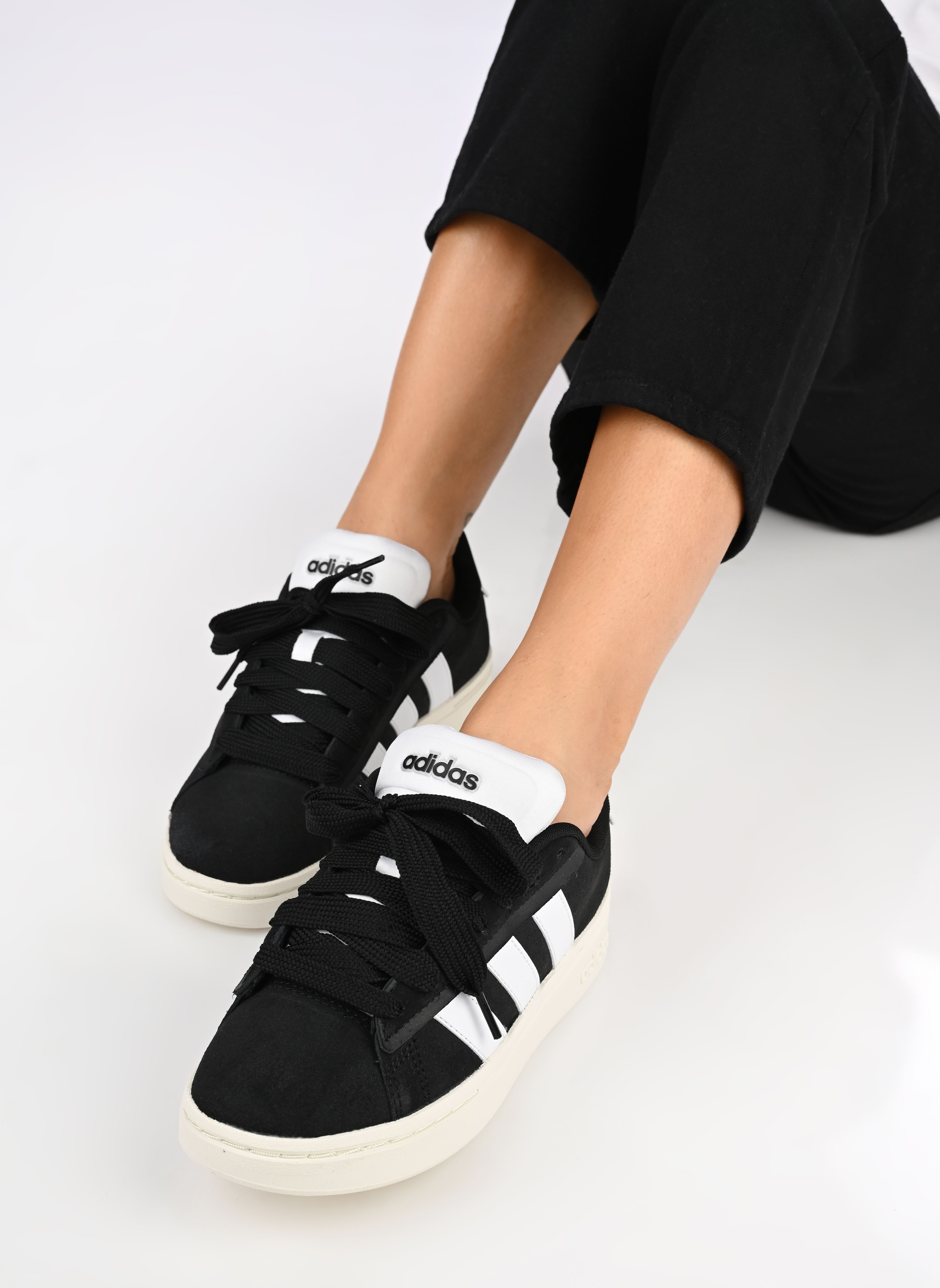 Baskets Grand Court Alpha 00s noir adidas sportswear Baskets Grand Court Alpha 00s noir CBLACK/FTWWHT/OWHITE