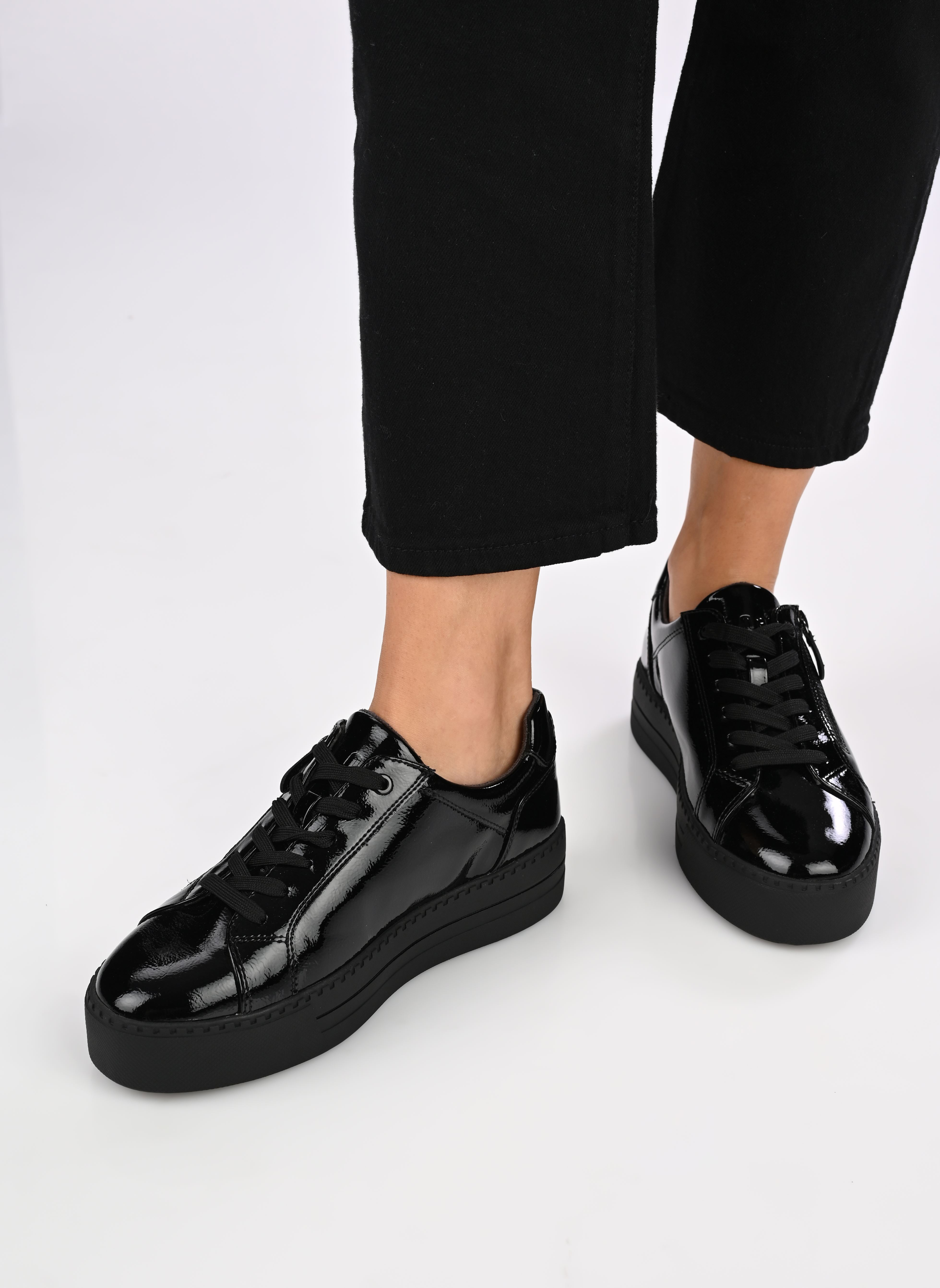 Sneakers con zeppa 23767-43 donna nero Jana shoes Sneakers con zeppa 23767-43 donna nero BLACK PATENT