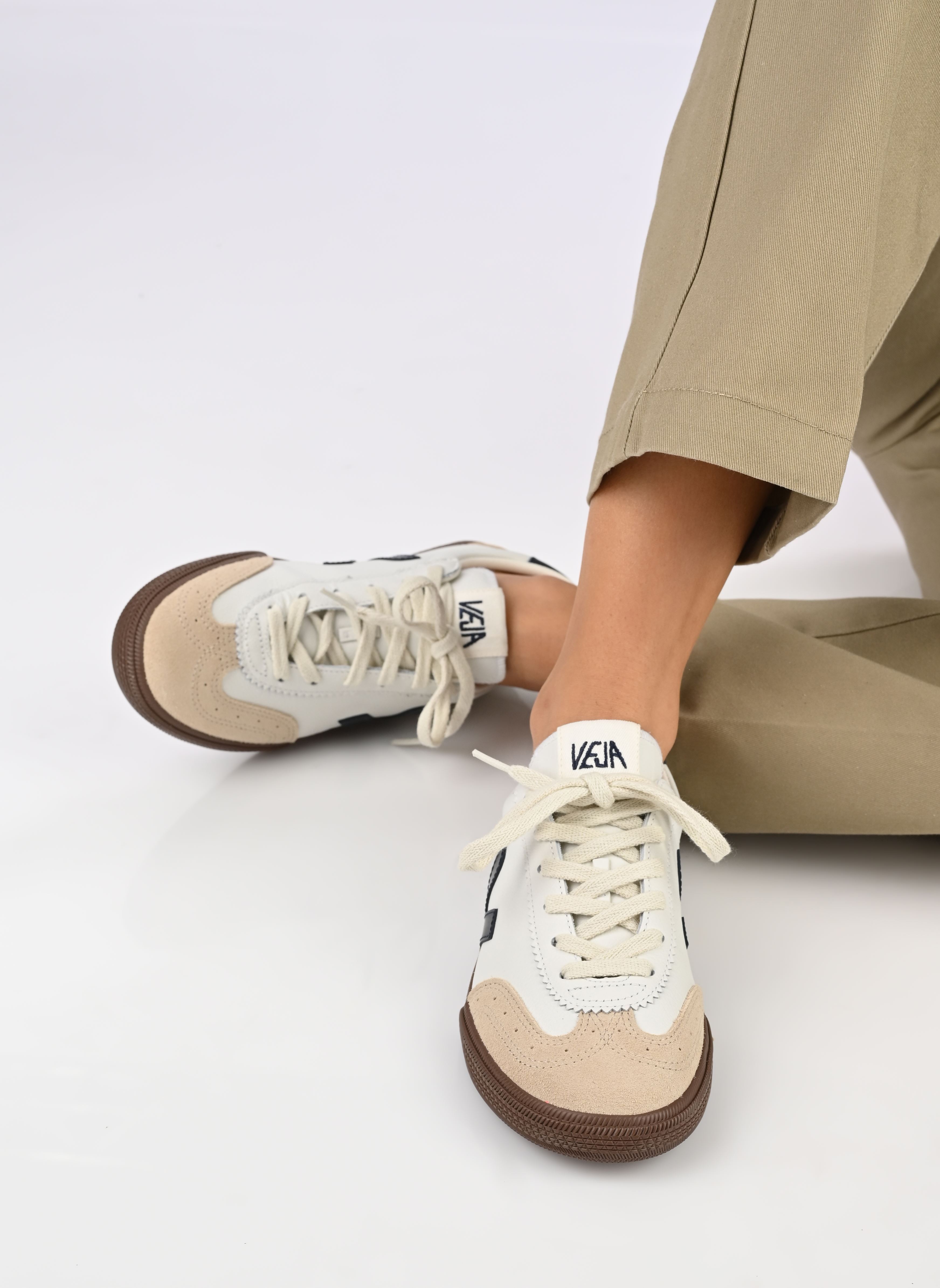 Baskets VOLLEY O.T. LEATHER blanc Veja Baskets VOLLEY O.T. LEATHER blanc WHITE_NAUTICO_BARK