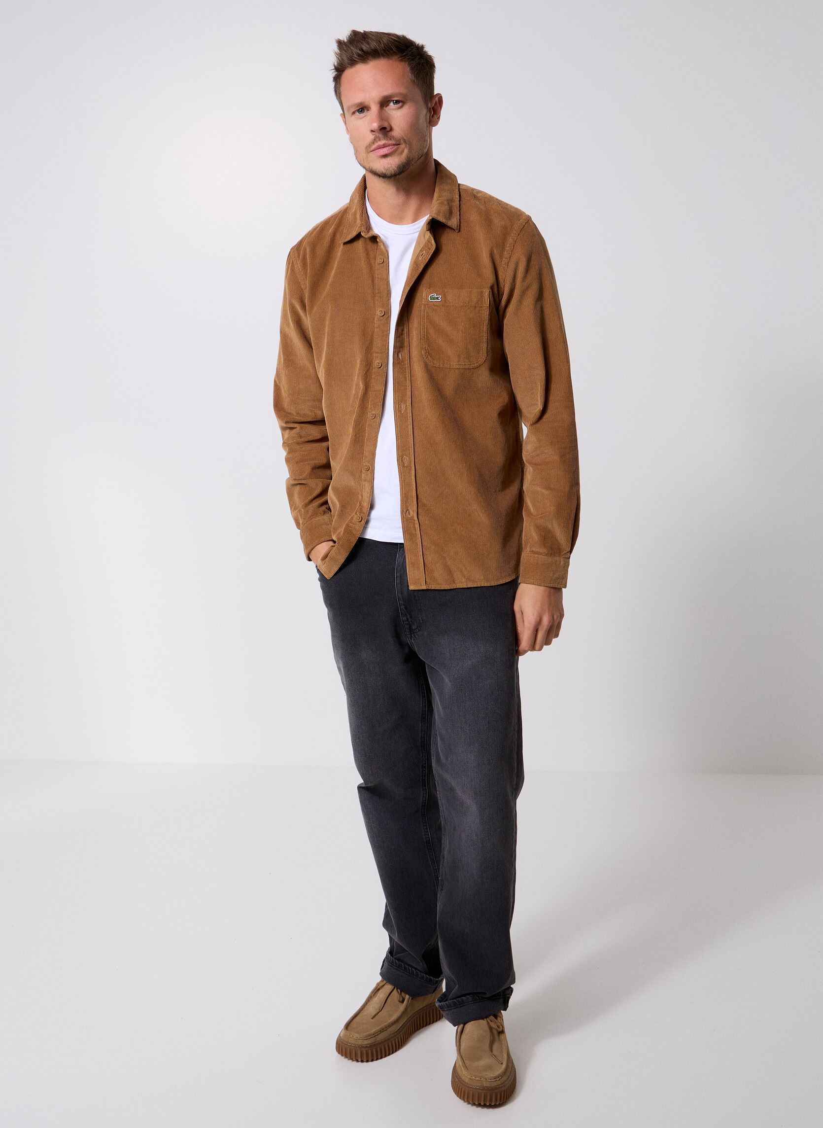 Hemden Chemise regular fit en velours herren beige Lacoste Hemden Chemise regular fit en velours herren beige DATTE
