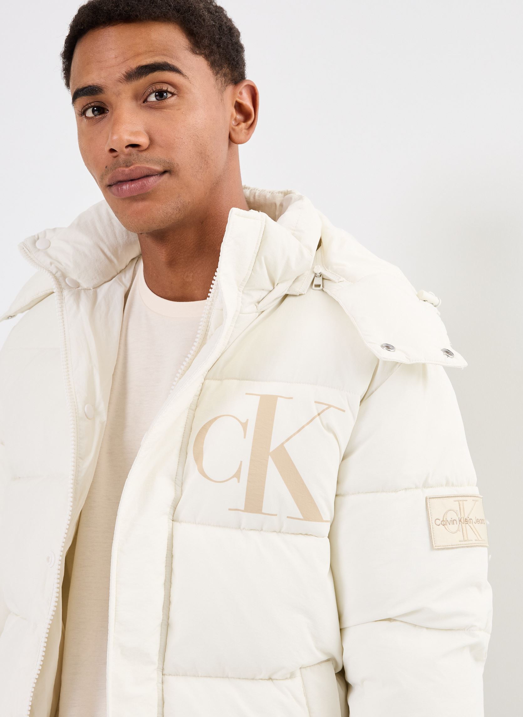 Gewatteerde jassen Essentials Non Down J30J326104 heren wit Calvin Klein Jeans Gewatteerde jassen Essentials Non Down J30J326104 heren wit WHITE