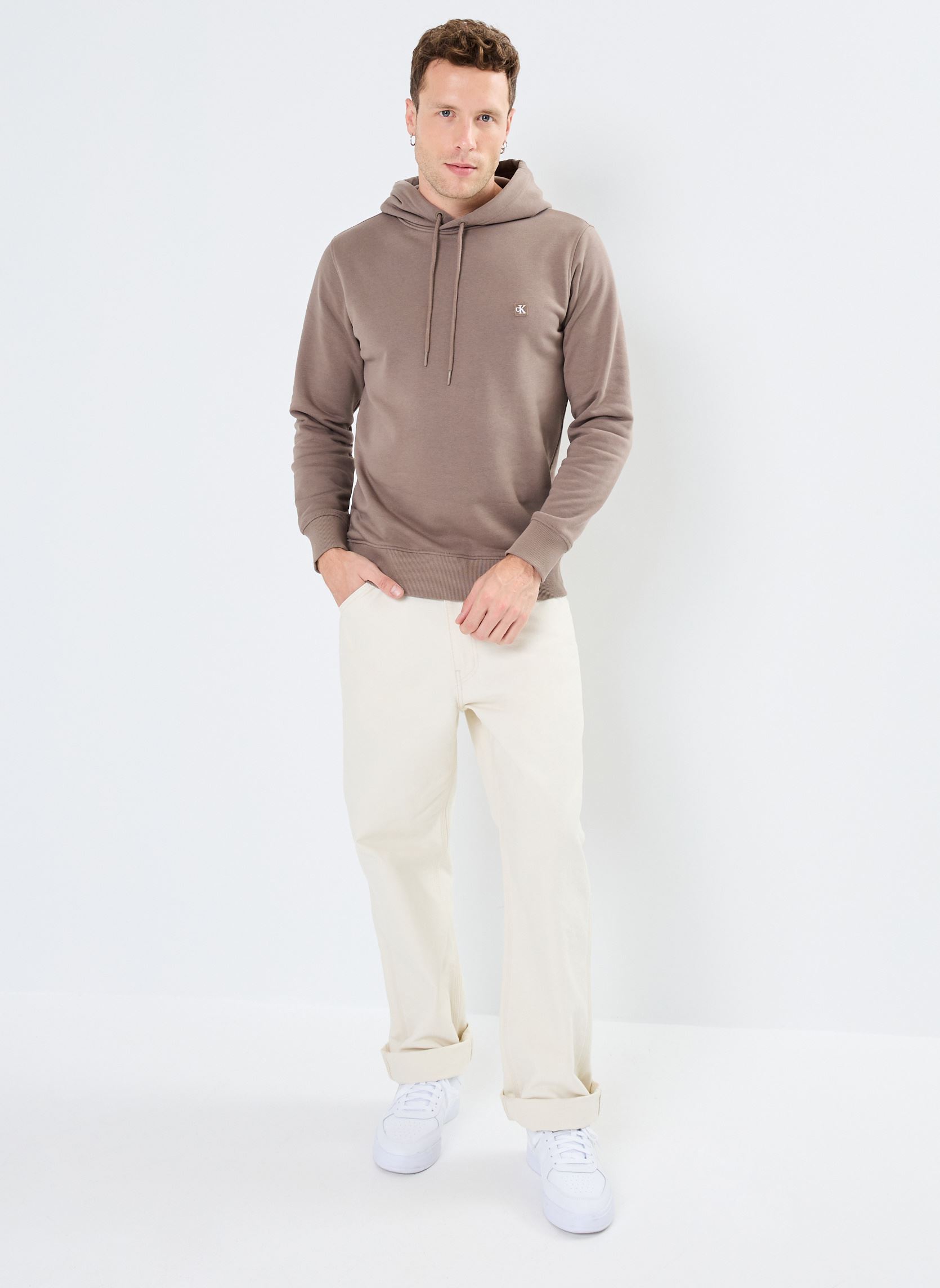 Sweats à capuche Ck Embro Badge Hoodi J30J325149 homme marron Calvin Klein Jeans Sweats à capuche Ck Embro Badge Hoodi J30J325149 homme marron GREY