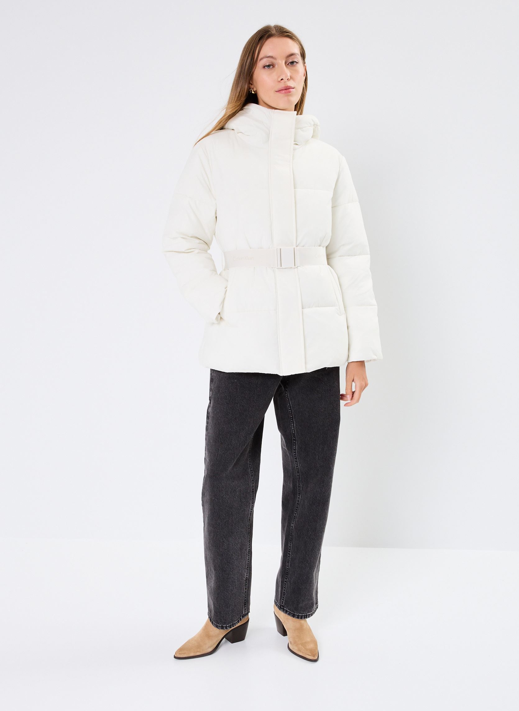 Gewatteerde jassen Logo Belt Short Puff J20J224107 dames wit Calvin Klein Jeans Gewatteerde jassen Logo Belt Short Puff J20J224107 dames wit WHITE