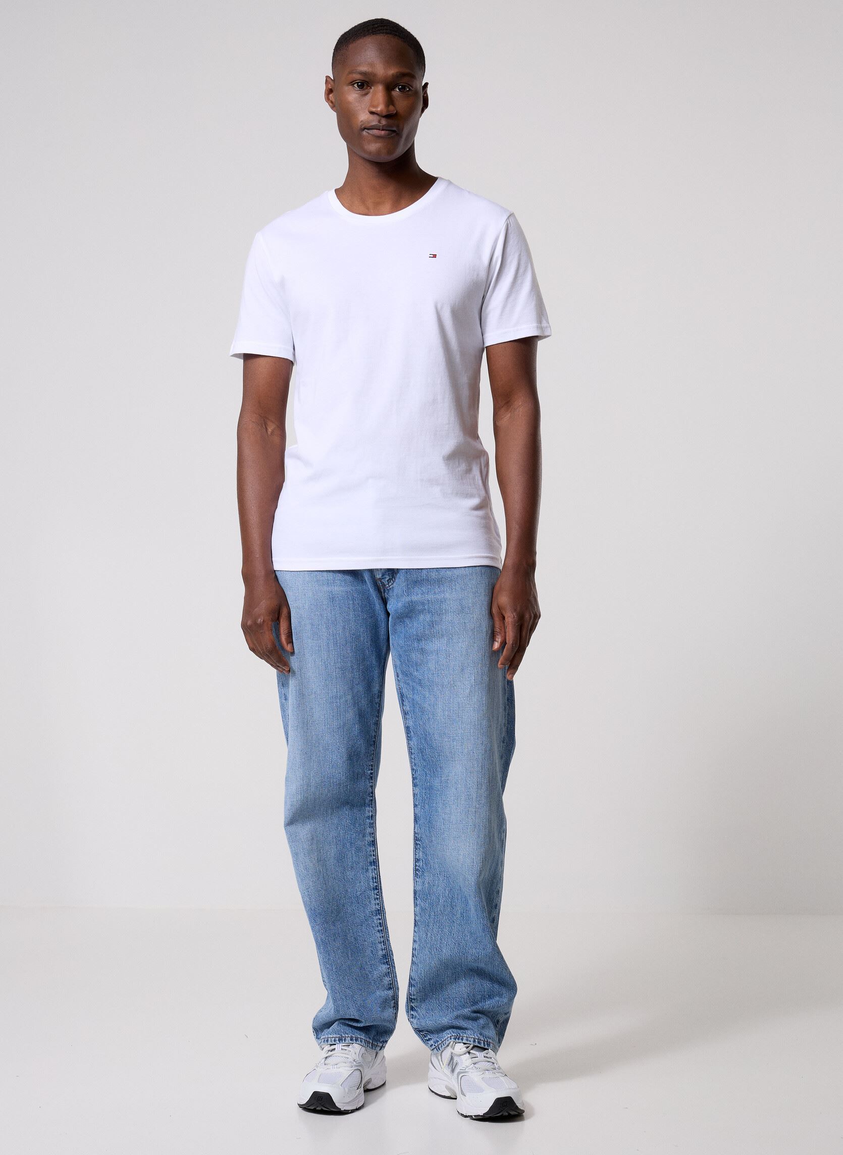 Tee-shirts manches courtes 3P Ss Tee UM0UM03379 homme blanc Tommy Hilfiger Tee-shirts manches courtes 3P Ss Tee UM0UM03379 homme blanc WHITE/BLACK/GREY HEATHER