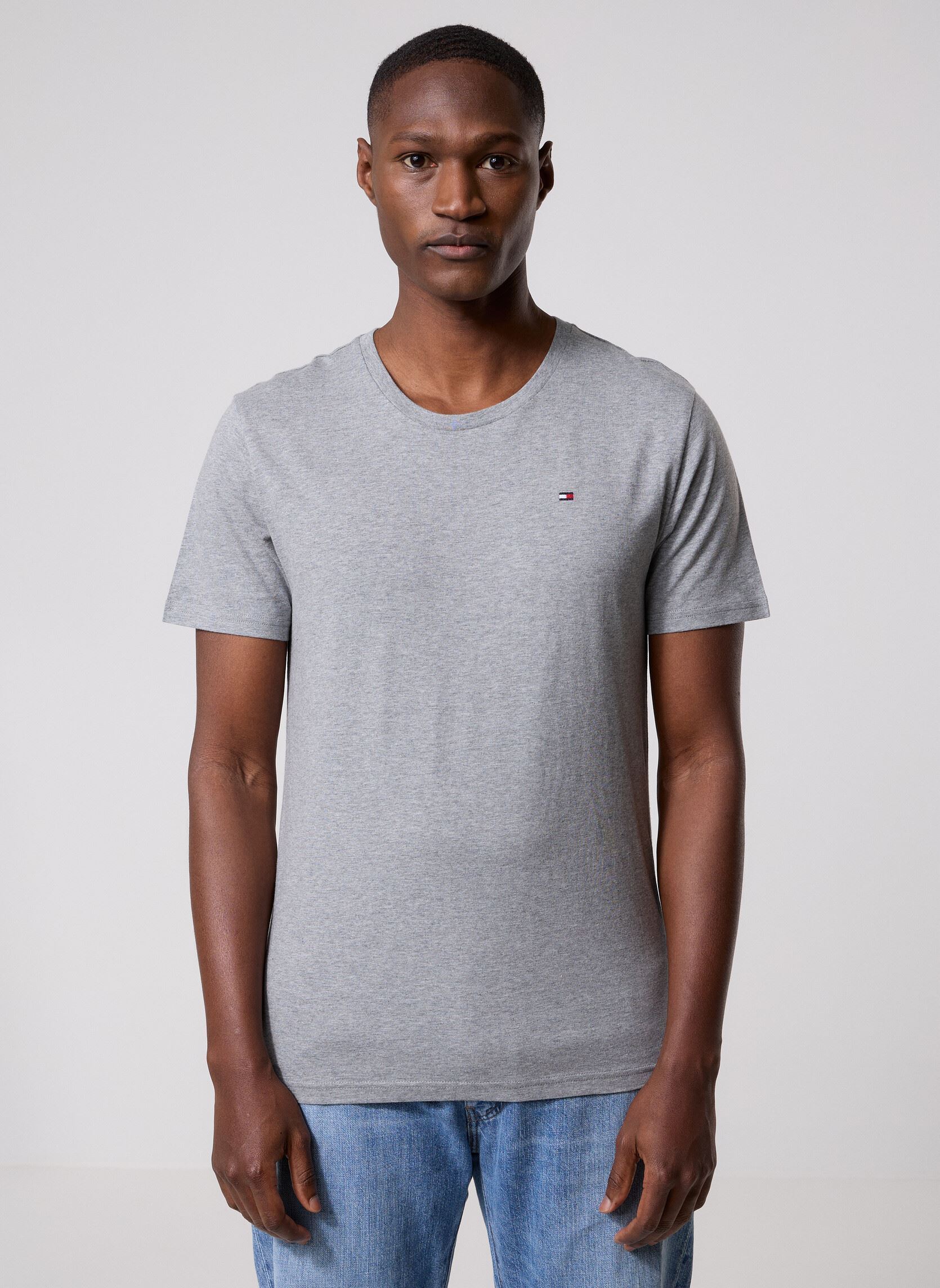 Tee-shirts manches courtes 3P Ss Tee UM0UM03379 homme blanc Tommy Hilfiger Tee-shirts manches courtes 3P Ss Tee UM0UM03379 homme blanc WHITE/BLACK/GREY HEATHER