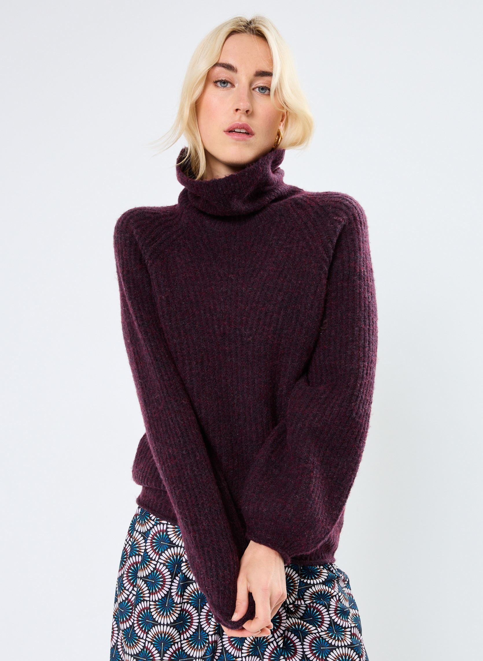 Pulls LADIES KNITTED TURTLE NECK SWEATER femme bordeaux Molly Bracken Pulls LADIES KNITTED TURTLE NECK SWEATER femme bordeaux DARK RED