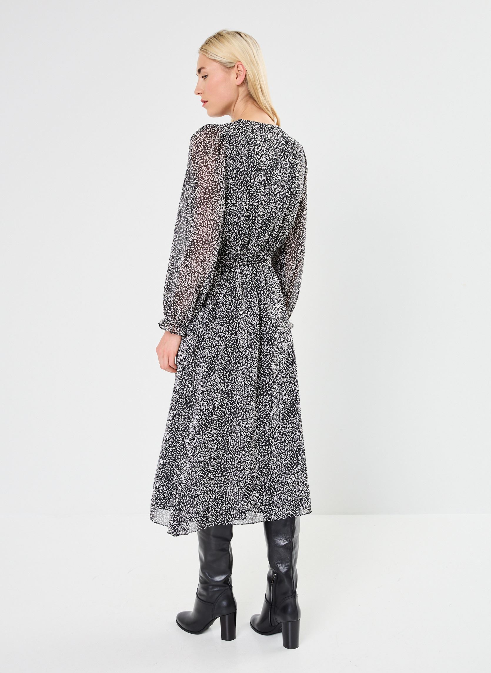 Jurken LADIES WOVEN DRESS dames zwart Molly Bracken Jurken LADIES WOVEN DRESS dames zwart BLACK GAIA