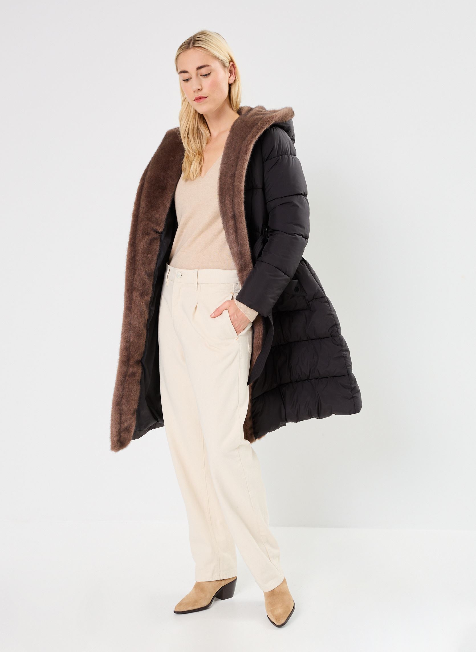 Gewatteerde jassen LADIES WOVEN PADDED JACKET dames zwart Molly Bracken Gewatteerde jassen LADIES WOVEN PADDED JACKET dames zwart BLACK