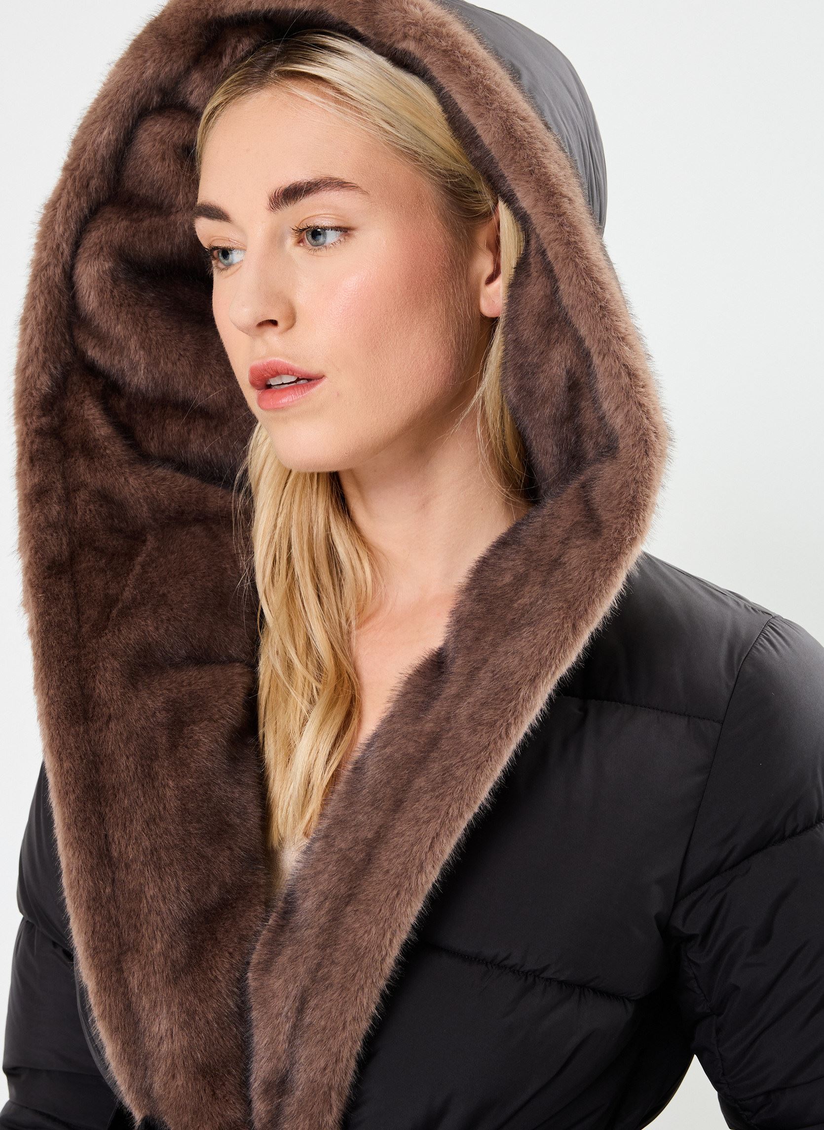 Gewatteerde jassen LADIES WOVEN PADDED JACKET dames zwart Molly Bracken Gewatteerde jassen LADIES WOVEN PADDED JACKET dames zwart BLACK