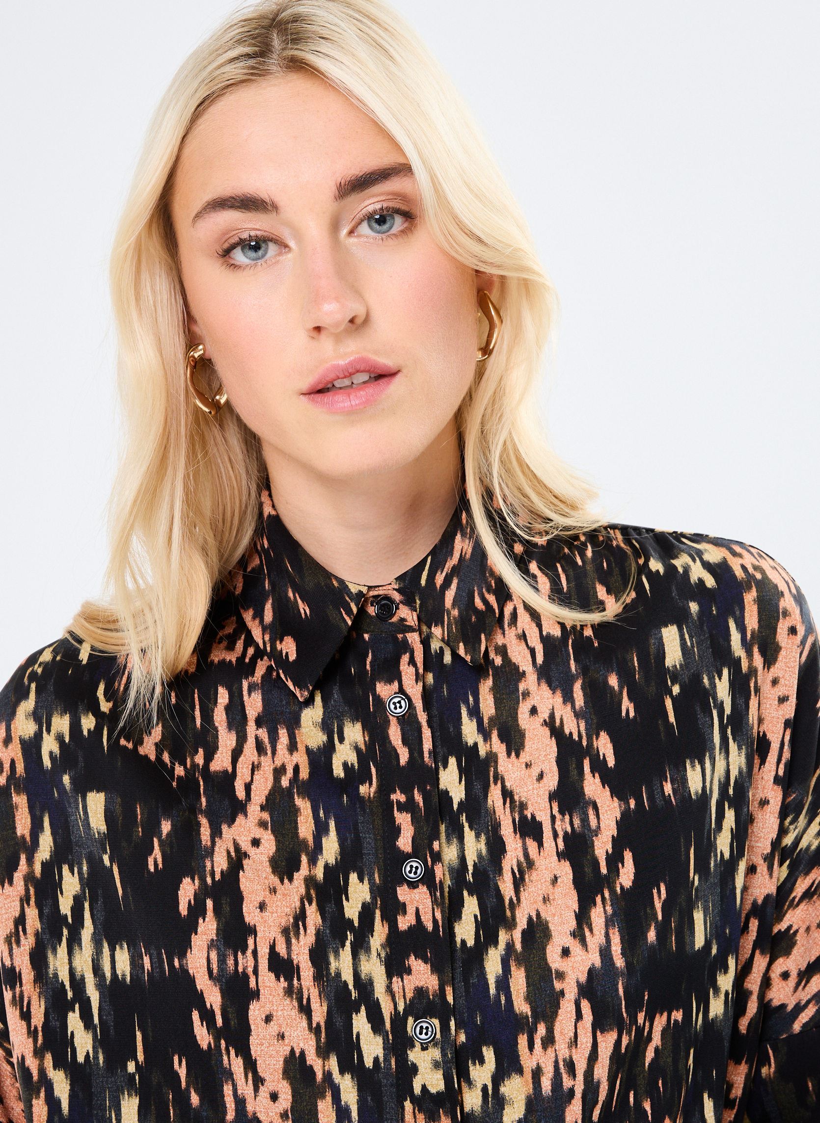 Langarm-Hemden LADIES WOVEN SHIRT damen mehrfarbig Molly Bracken Langarm-Hemden LADIES WOVEN SHIRT damen mehrfarbig KHAKI LOONA