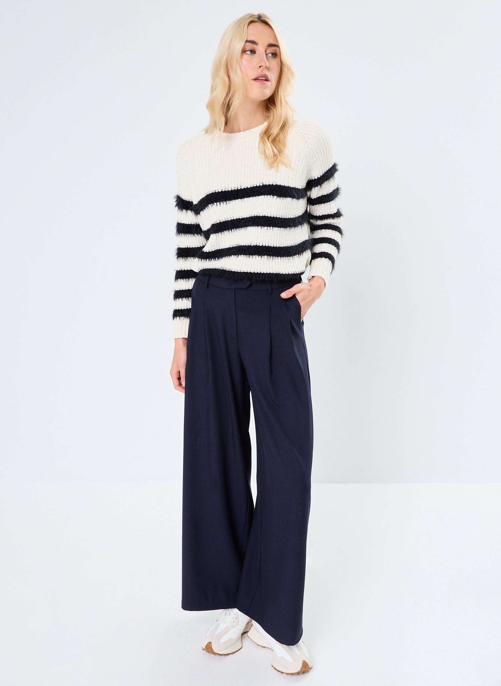 Pantaloni larghi LADIES WOVEN WIDE PANTS donna blu Molly Bracken Pantaloni larghi LADIES WOVEN WIDE PANTS donna blu NAVY BLUE