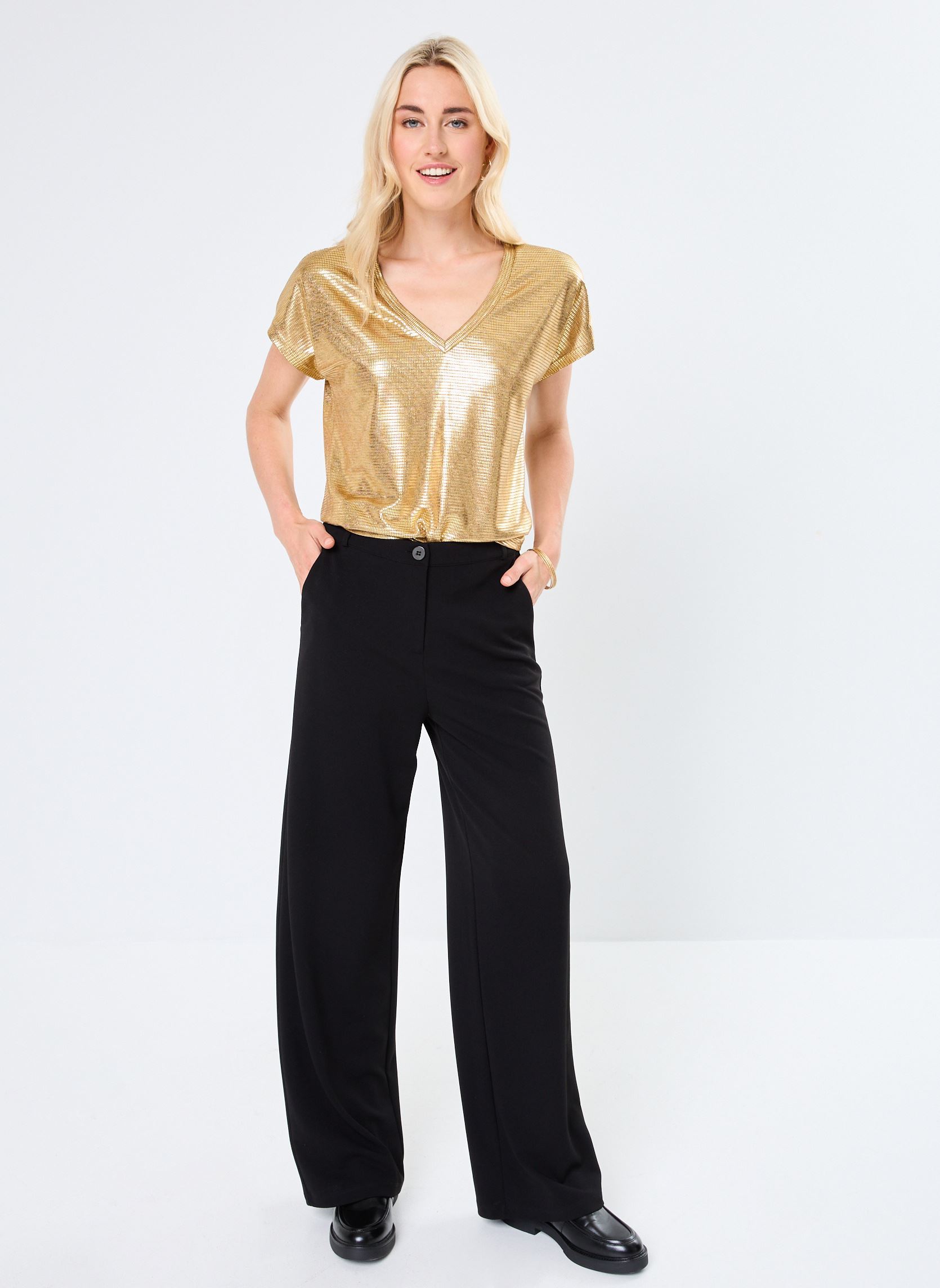 Tee-shirts manches courtes LADIES KNITTED TEE femme or et bronze Molly Bracken Tee-shirts manches courtes LADIES KNITTED TEE femme or et bronze GOLD