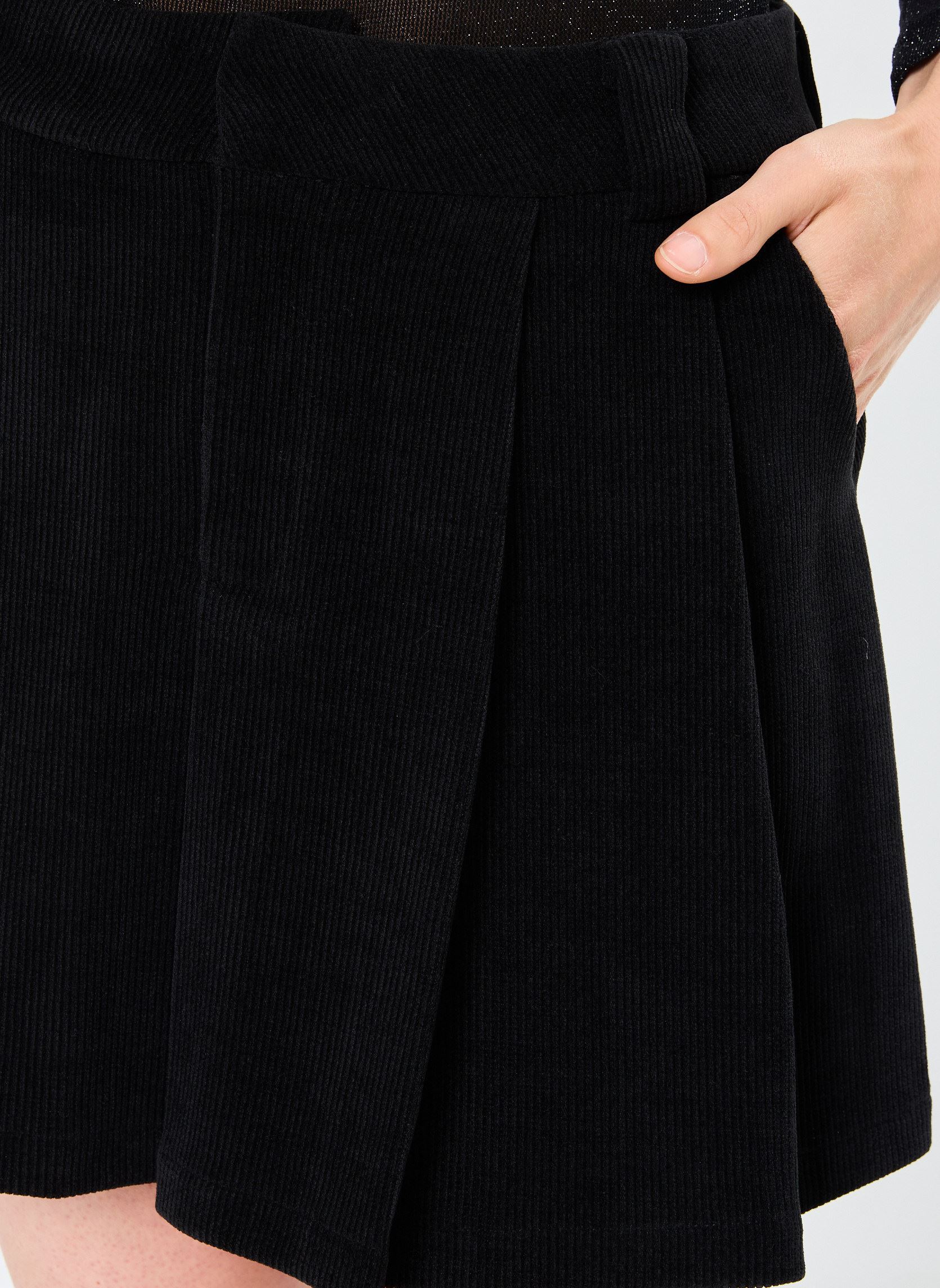 Jupes courtes LADIES WOVEN MINI SKIRT femme noir Molly Bracken Jupes courtes LADIES WOVEN MINI SKIRT femme noir BLACK