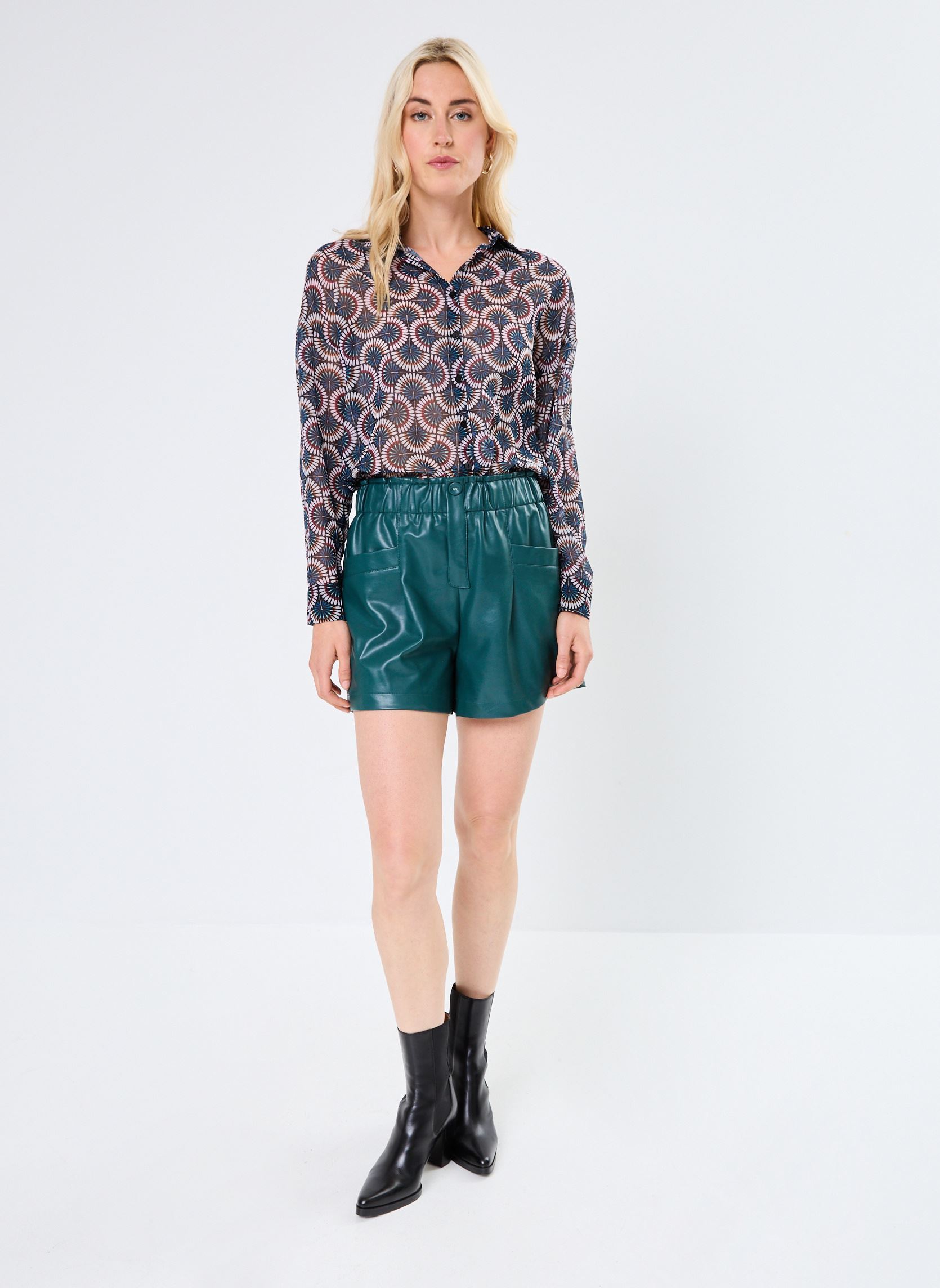 Shorts LADIES WOVEN SHORTS femme vert Molly Bracken Shorts LADIES WOVEN SHORTS femme vert DARK GREEN